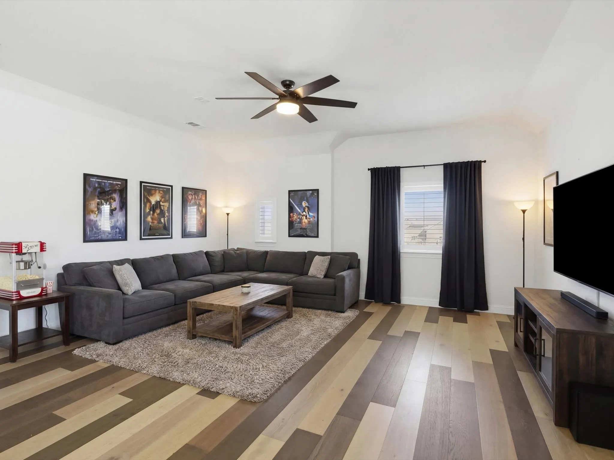 Single Family Residence For Sale in Collin County , 120 Spanish Bluebell Drive, Wylie, Texas 75098, 4 Bedroom, 3 Bathroom, 2 Garage spaces, 4,191 Sqft, built in 2019, mls#21208301, Real Estate Agent in Wylie, Homes For Sale in Collin county, Homes For Sale in Wylie, Realtor in Wylie Texas, Real Estate Brokerage Independent Realty Texas, Luminita Cordes Realtor
