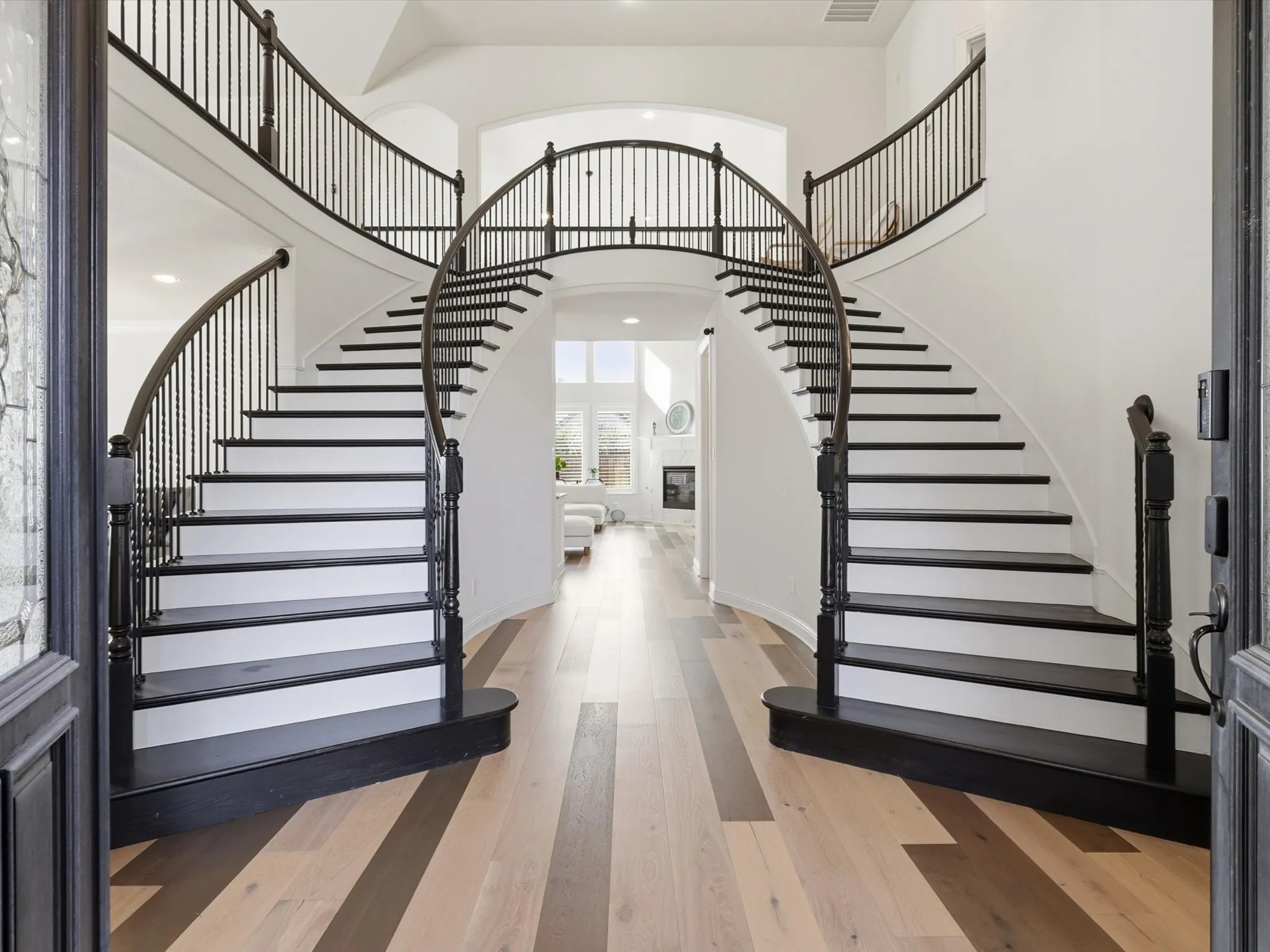 Single Family Residence For Sale in Collin County , 120 Spanish Bluebell Drive, Wylie, Texas 75098, 4 Bedroom, 3 Bathroom, 2 Garage spaces, 4,191 Sqft, built in 2019, mls#21208301, Real Estate Agent in Wylie, Homes For Sale in Collin county, Homes For Sale in Wylie, Realtor in Wylie Texas, Real Estate Brokerage Independent Realty Texas, Luminita Cordes Realtor