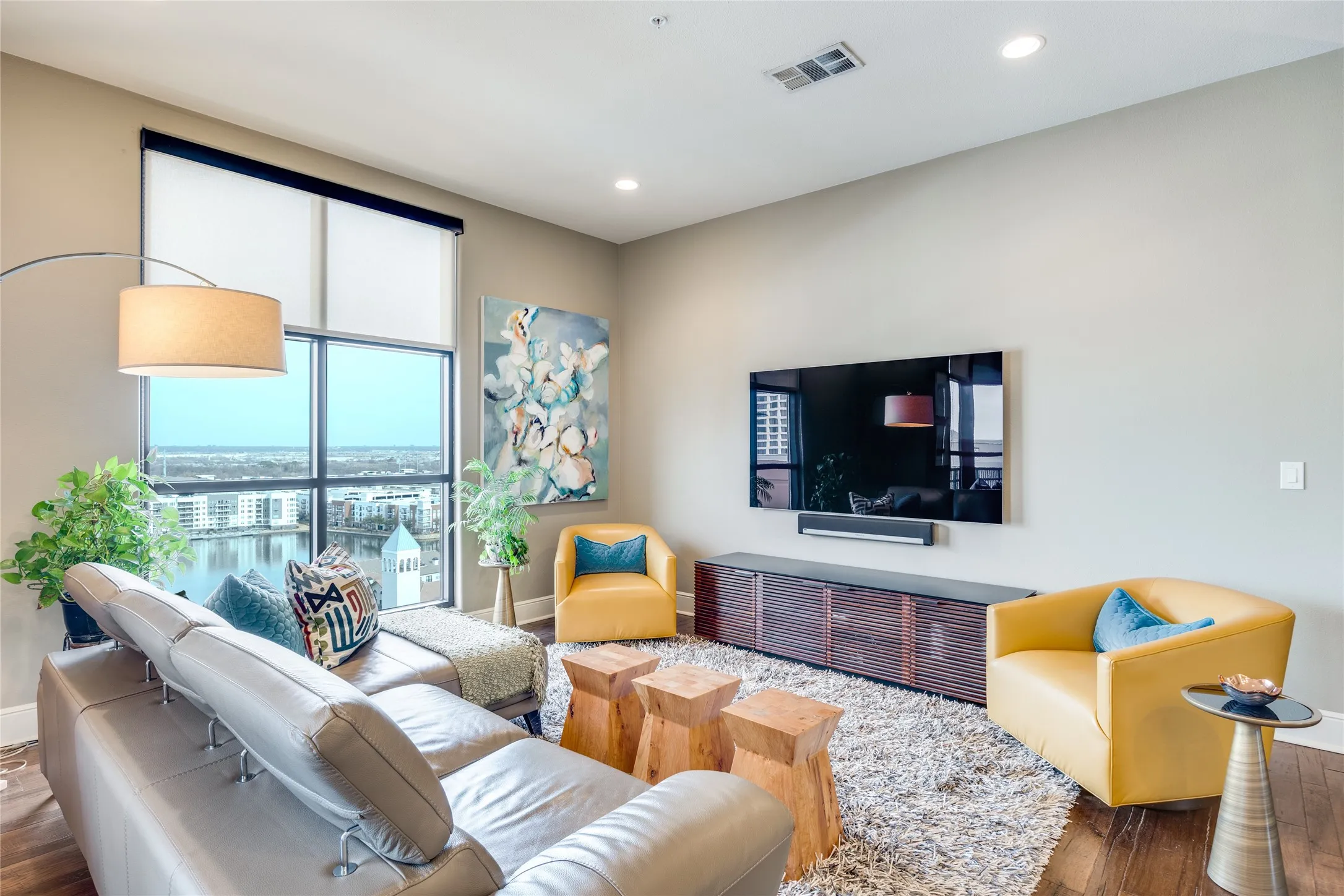 Condominium For Sale in Dallas County , 330 Las Colinas Boulevard E 1508, Irving, Texas 75039, 2 Bedroom, 3 Bathroom, 2 Garage spaces, 3,060 Sqft, built in 2001, Preowned, Price $1,350,000, mls#21169667, Real Estate Agent in Irving, Homes For Sale in Dallas county, Homes For Sale in Irving, Realtor in Irving Texas, Real Estate Brokerage Independent Realty Texas, Luminita Cordes Realtor