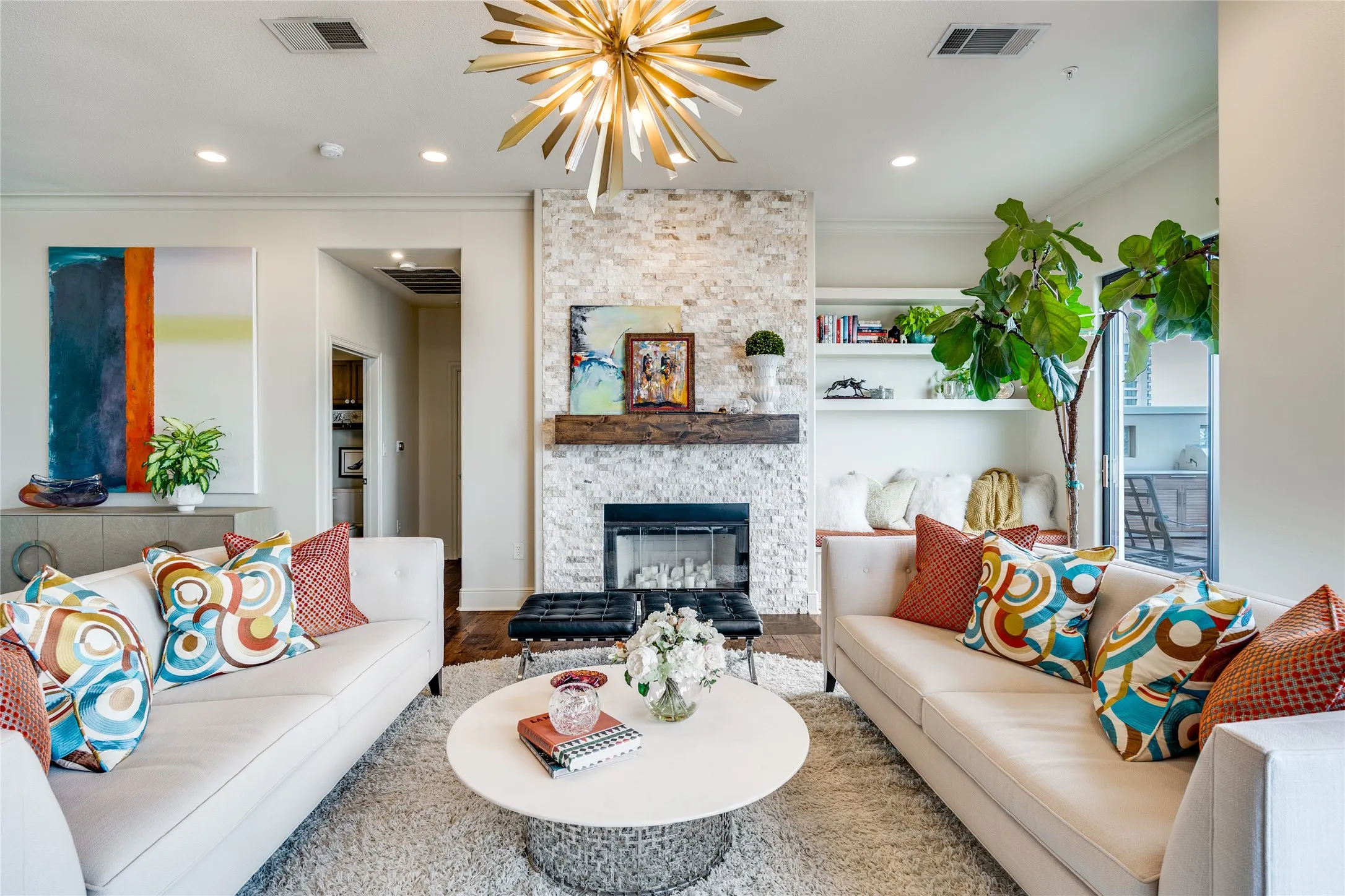 Condominium For Sale in Dallas County , 330 Las Colinas Boulevard E 1508, Irving, Texas 75039, 2 Bedroom, 3 Bathroom, 2 Garage spaces, 3,060 Sqft, built in 2001, Preowned, Price $1,350,000, mls#21169667, Real Estate Agent in Irving, Homes For Sale in Dallas county, Homes For Sale in Irving, Realtor in Irving Texas, Real Estate Brokerage Independent Realty Texas, Luminita Cordes Realtor