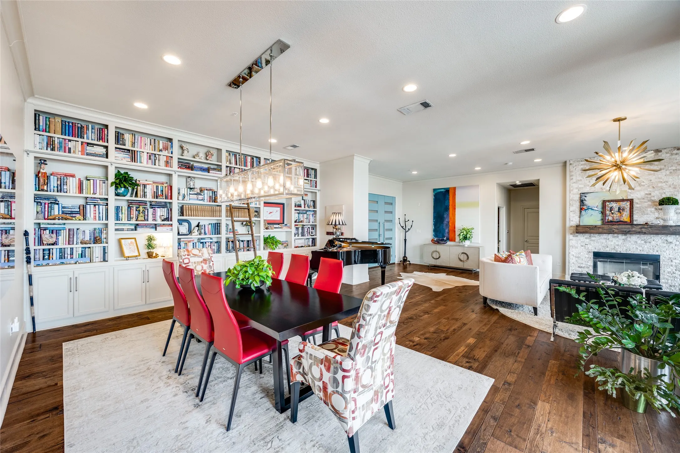 Condominium For Sale in Dallas County , 330 Las Colinas Boulevard E 1508, Irving, Texas 75039, 2 Bedroom, 3 Bathroom, 2 Garage spaces, 3,060 Sqft, built in 2001, Preowned, Price $1,350,000, mls#21169667, Real Estate Agent in Irving, Homes For Sale in Dallas county, Homes For Sale in Irving, Realtor in Irving Texas, Real Estate Brokerage Independent Realty Texas, Luminita Cordes Realtor