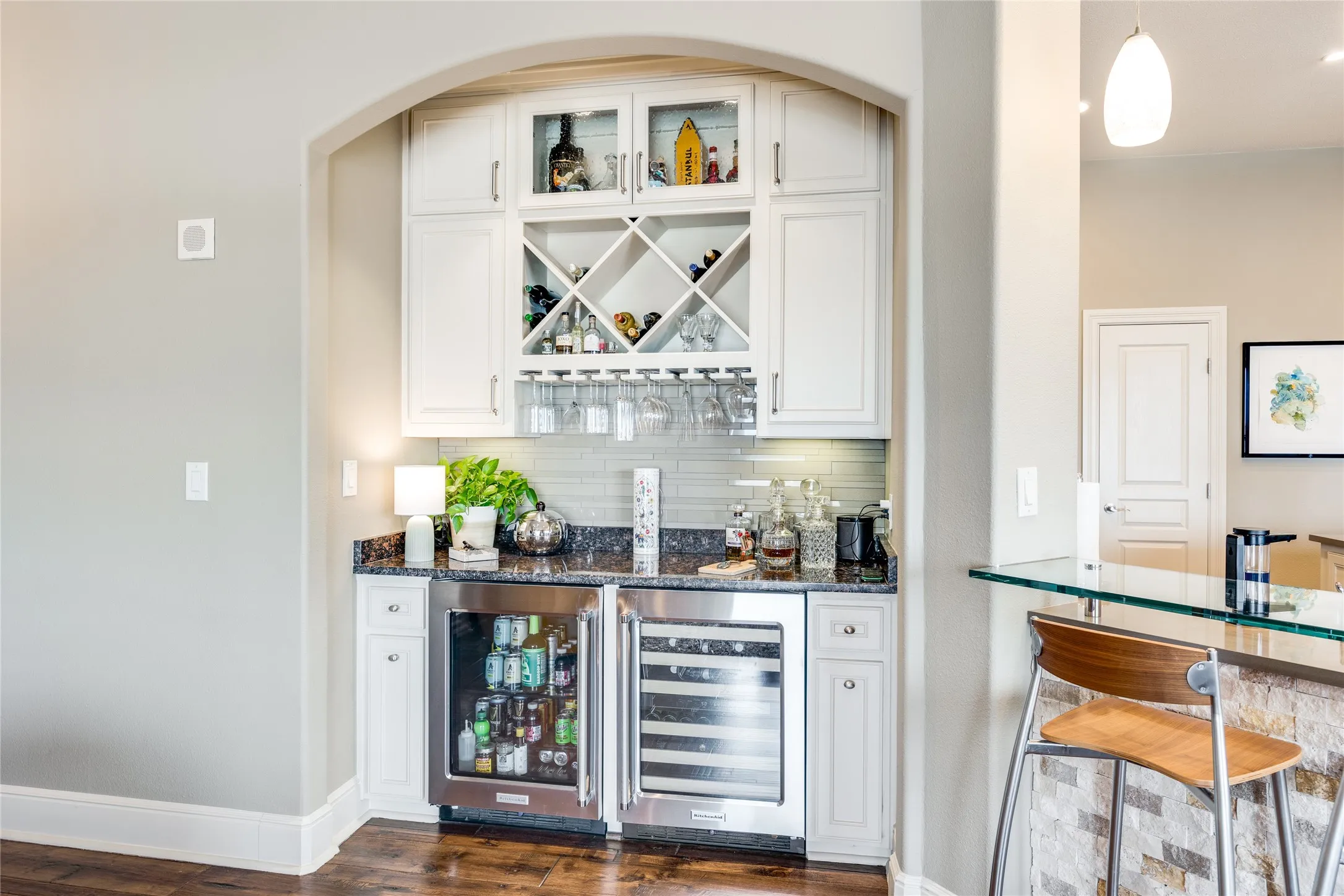 Condominium For Sale in Dallas County , 330 Las Colinas Boulevard E 1508, Irving, Texas 75039, 2 Bedroom, 3 Bathroom, 2 Garage spaces, 3,060 Sqft, built in 2001, Preowned, Price $1,350,000, mls#21169667, Real Estate Agent in Irving, Homes For Sale in Dallas county, Homes For Sale in Irving, Realtor in Irving Texas, Real Estate Brokerage Independent Realty Texas, Luminita Cordes Realtor