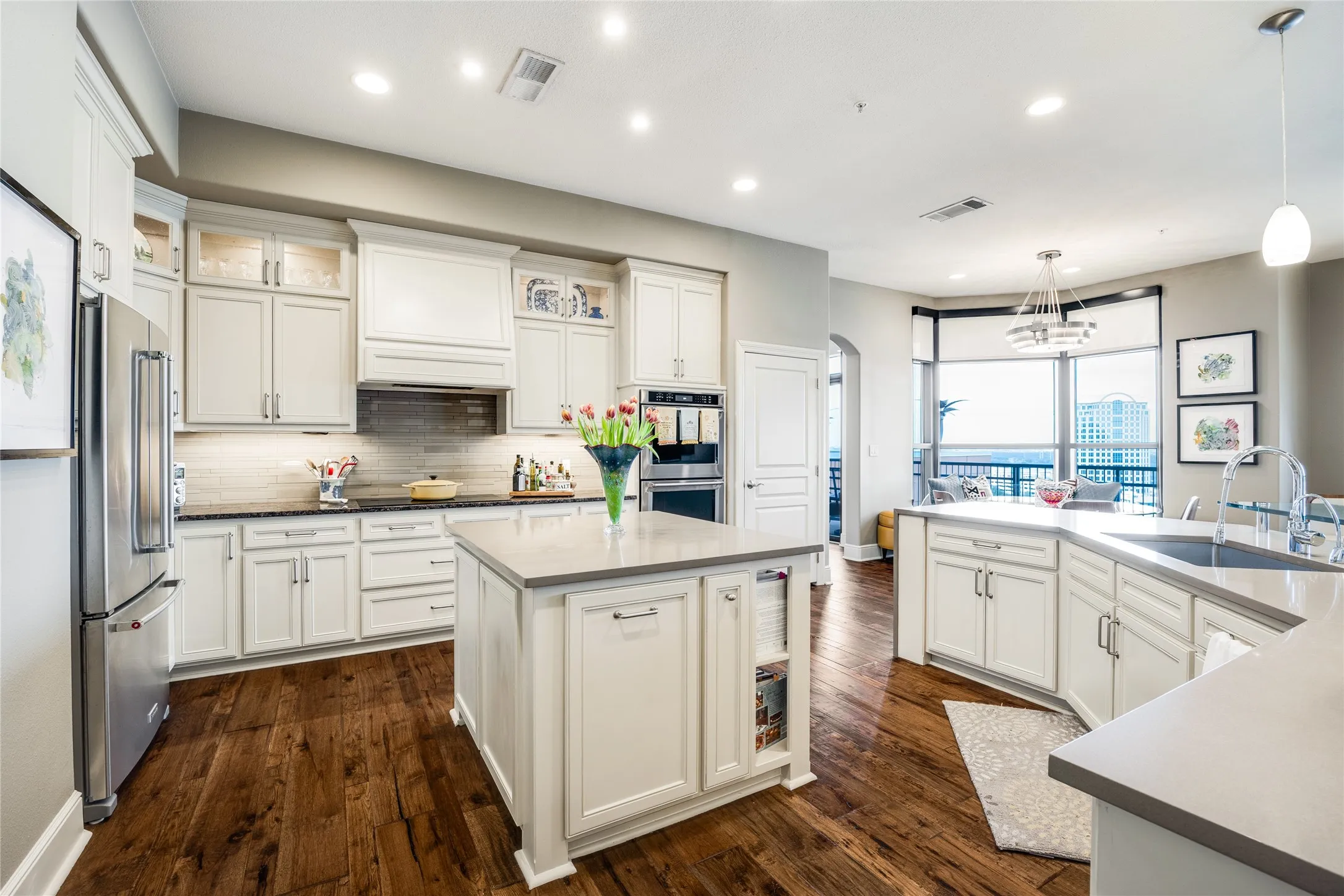 Condominium For Sale in Dallas County , 330 Las Colinas Boulevard E 1508, Irving, Texas 75039, 2 Bedroom, 3 Bathroom, 2 Garage spaces, 3,060 Sqft, built in 2001, Preowned, Price $1,350,000, mls#21169667, Real Estate Agent in Irving, Homes For Sale in Dallas county, Homes For Sale in Irving, Realtor in Irving Texas, Real Estate Brokerage Independent Realty Texas, Luminita Cordes Realtor