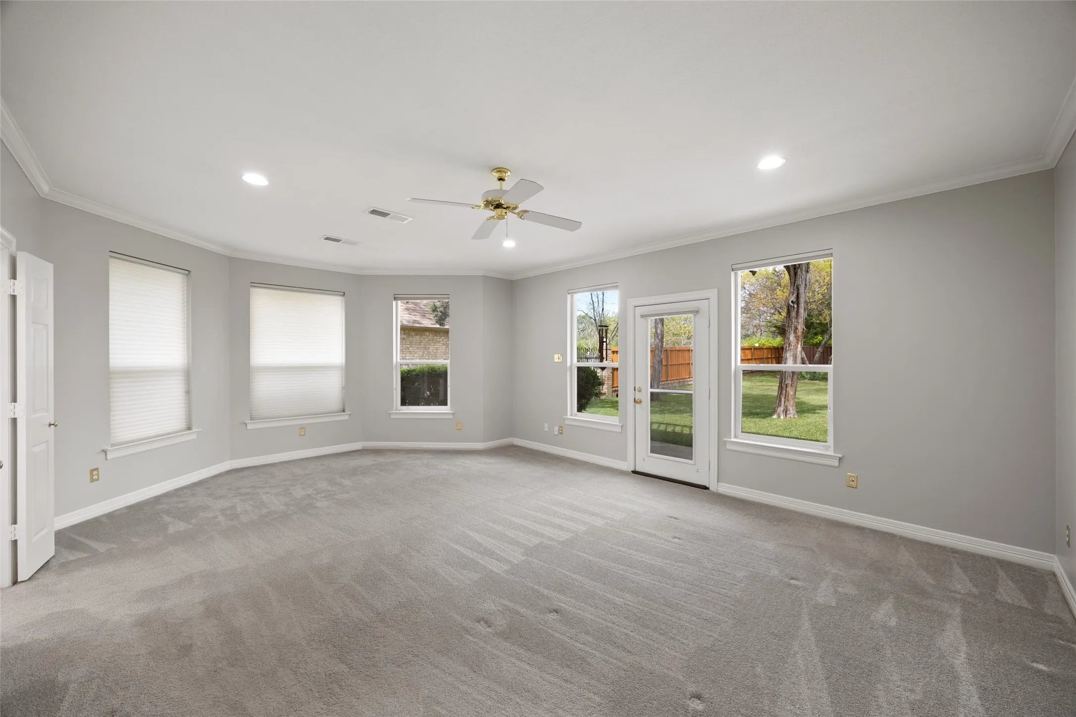 Single Family Residence For Sale in Dallas County , 8 Equestrian Trail, Duncanville, Texas 75116, 4 Bedroom, 4 Bathroom, 3 Garage spaces, 3,201 Sqft, built in 1992, Price $529,000, mls#21210553, Real Estate Agent in Duncanville, Homes For Sale in Dallas county, Homes For Sale in Duncanville, Realtor in Duncanville Texas, Real Estate Brokerage Independent Realty Texas, Luminita Cordes Realtor