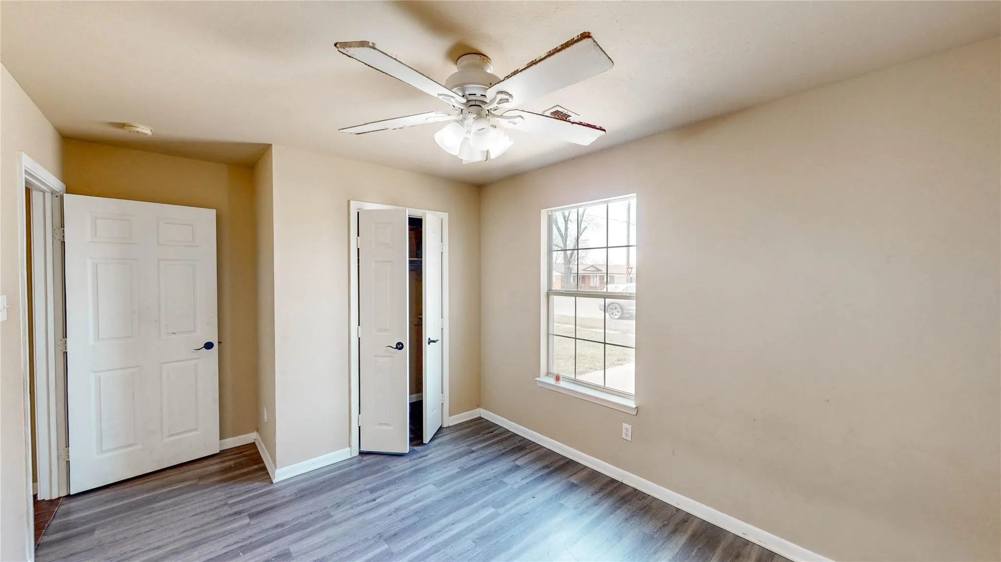 Single Family Residence For Sale in Grayson County , 701 E College Street, Sherman, Texas 75090, 3 Bedroom, 2 Bathroom, Garage spaces, 1,010 Sqft, built in 2004, Preowned, Price $150,000, mls#21213123, Real Estate Agent in Sherman, Homes For Sale in Grayson county, Homes For Sale in Sherman, Realtor in Sherman Texas, Real Estate Brokerage Independent Realty Texas, Luminita Cordes Realtor
