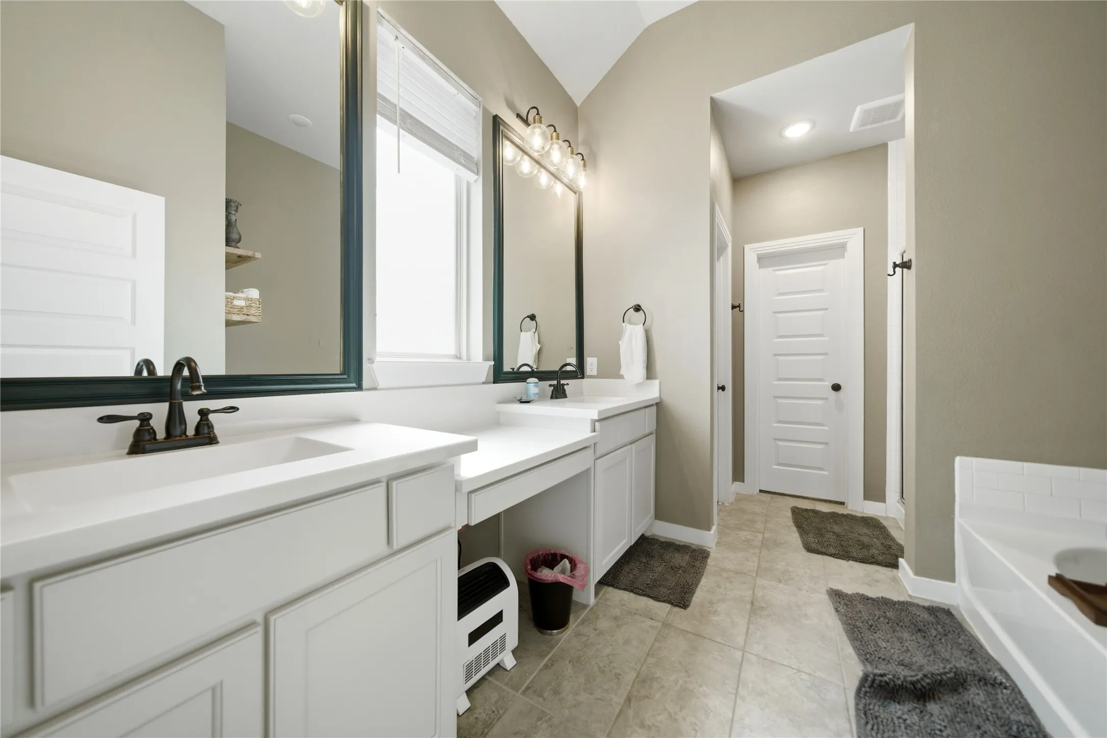 Single Family Residence For Sale in Rockwall County , 2127 Mossbrook Drive, Royse City, Texas 75189, 4 Bedroom, 3 Bathroom, 2 Garage spaces, 2,153 Sqft, built in 2018, mls#21202065, Real Estate Agent in Royse City, Homes For Sale in Rockwall county, Homes For Sale in Royse City, Realtor in Royse City Texas, Real Estate Brokerage Independent Realty Texas, Luminita Cordes Realtor