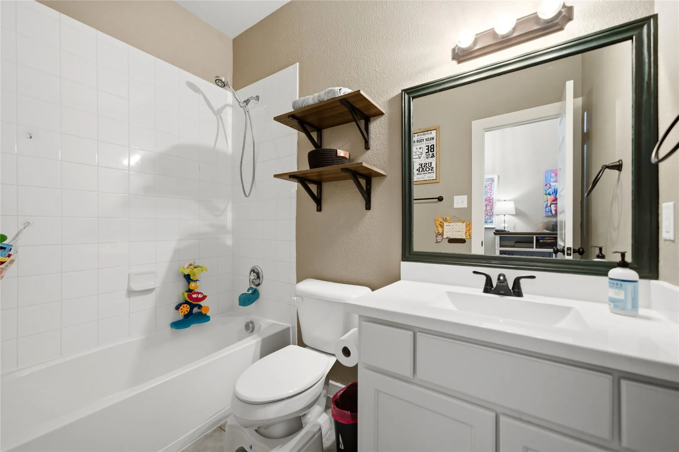 Single Family Residence For Sale in Rockwall County , 2127 Mossbrook Drive, Royse City, Texas 75189, 4 Bedroom, 3 Bathroom, 2 Garage spaces, 2,153 Sqft, built in 2018, mls#21202065, Real Estate Agent in Royse City, Homes For Sale in Rockwall county, Homes For Sale in Royse City, Realtor in Royse City Texas, Real Estate Brokerage Independent Realty Texas, Luminita Cordes Realtor