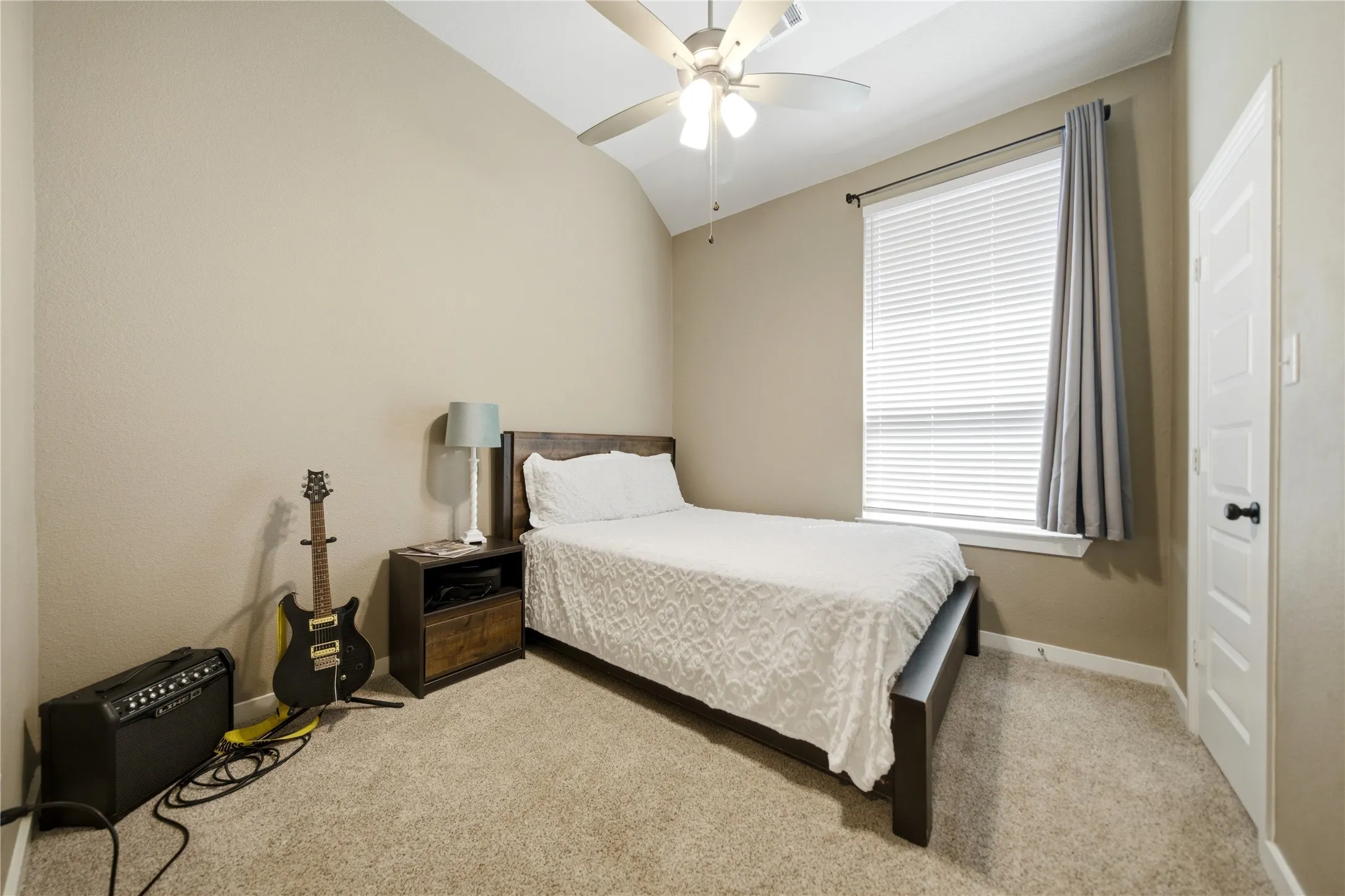 Single Family Residence For Sale in Rockwall County , 2127 Mossbrook Drive, Royse City, Texas 75189, 4 Bedroom, 3 Bathroom, 2 Garage spaces, 2,153 Sqft, built in 2018, mls#21202065, Real Estate Agent in Royse City, Homes For Sale in Rockwall county, Homes For Sale in Royse City, Realtor in Royse City Texas, Real Estate Brokerage Independent Realty Texas, Luminita Cordes Realtor