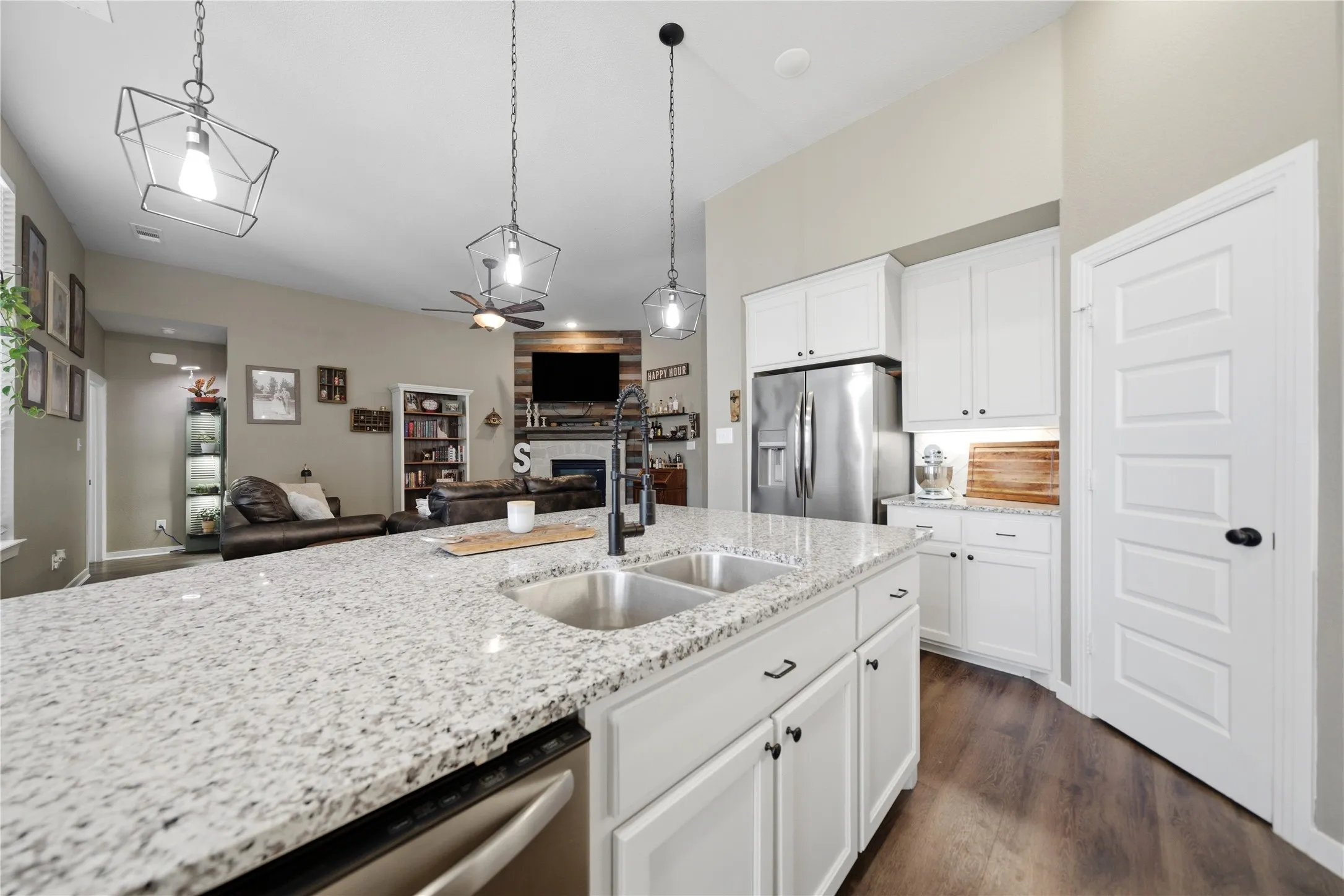 Single Family Residence For Sale in Rockwall County , 2127 Mossbrook Drive, Royse City, Texas 75189, 4 Bedroom, 3 Bathroom, 2 Garage spaces, 2,153 Sqft, built in 2018, mls#21202065, Real Estate Agent in Royse City, Homes For Sale in Rockwall county, Homes For Sale in Royse City, Realtor in Royse City Texas, Real Estate Brokerage Independent Realty Texas, Luminita Cordes Realtor