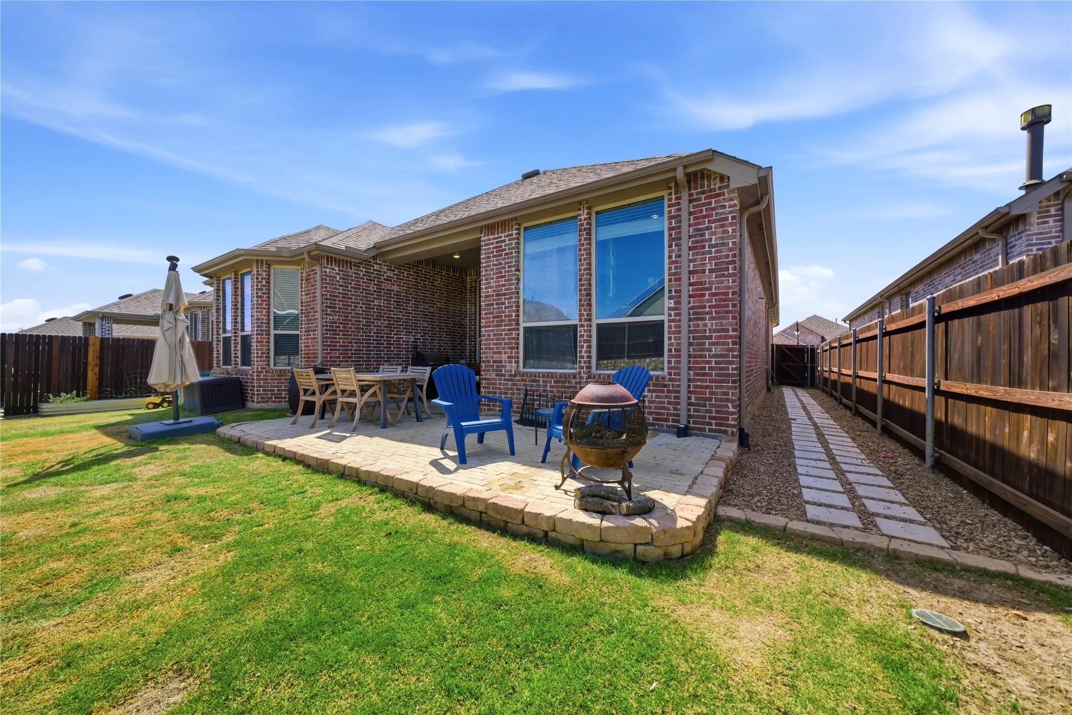 Single Family Residence For Sale in Rockwall County , 2127 Mossbrook Drive, Royse City, Texas 75189, 4 Bedroom, 3 Bathroom, 2 Garage spaces, 2,153 Sqft, built in 2018, mls#21202065, Real Estate Agent in Royse City, Homes For Sale in Rockwall county, Homes For Sale in Royse City, Realtor in Royse City Texas, Real Estate Brokerage Independent Realty Texas, Luminita Cordes Realtor