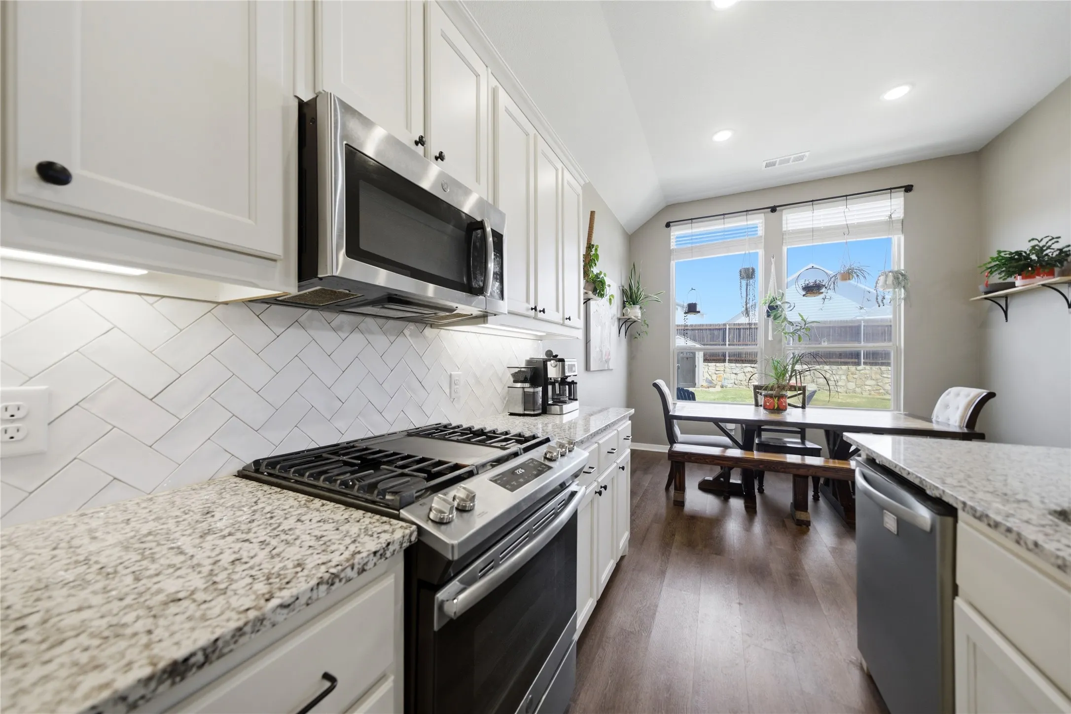 Single Family Residence For Sale in Rockwall County , 2127 Mossbrook Drive, Royse City, Texas 75189, 4 Bedroom, 3 Bathroom, 2 Garage spaces, 2,153 Sqft, built in 2018, mls#21202065, Real Estate Agent in Royse City, Homes For Sale in Rockwall county, Homes For Sale in Royse City, Realtor in Royse City Texas, Real Estate Brokerage Independent Realty Texas, Luminita Cordes Realtor