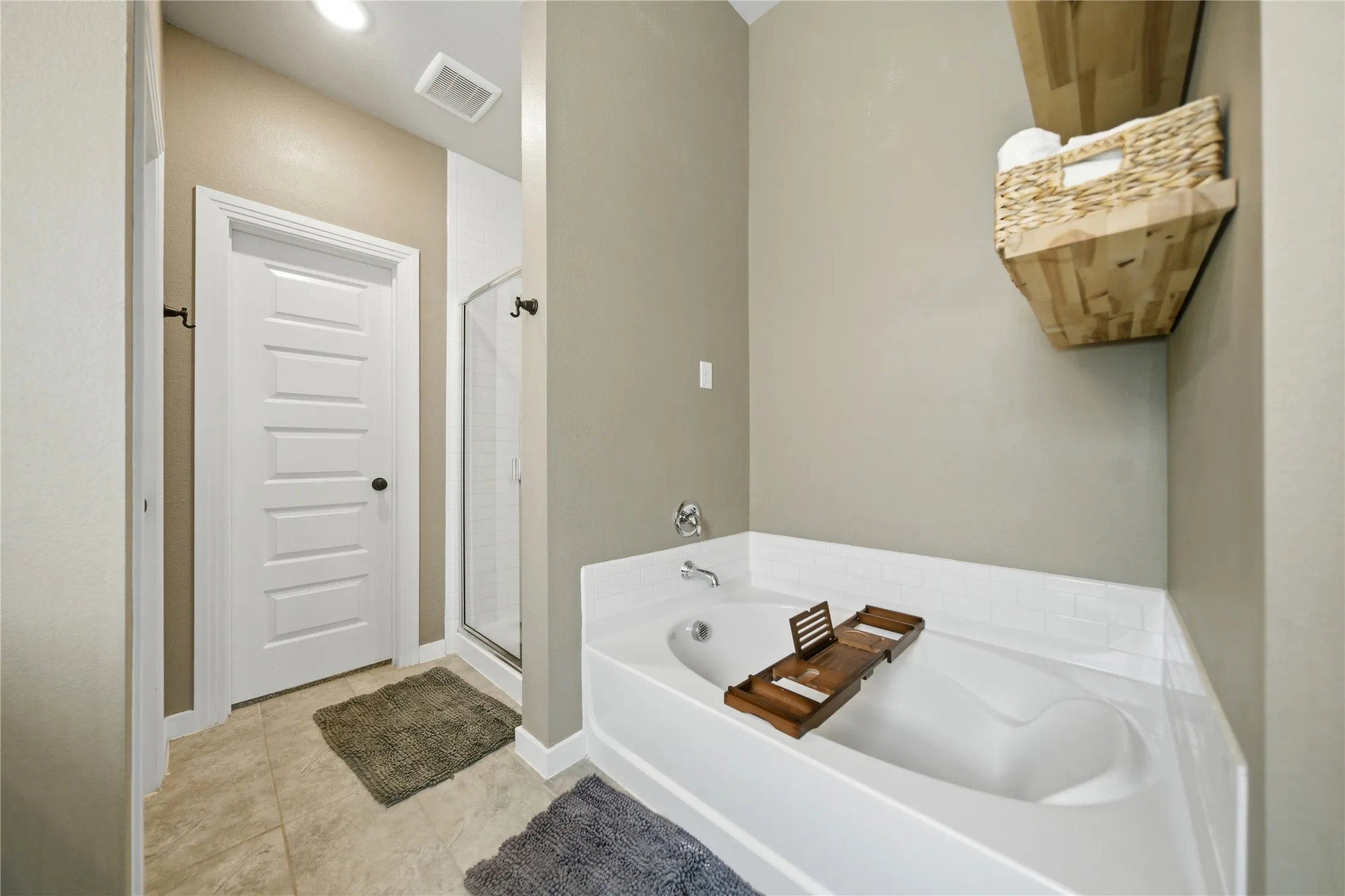 Single Family Residence For Sale in Rockwall County , 2127 Mossbrook Drive, Royse City, Texas 75189, 4 Bedroom, 3 Bathroom, 2 Garage spaces, 2,153 Sqft, built in 2018, mls#21202065, Real Estate Agent in Royse City, Homes For Sale in Rockwall county, Homes For Sale in Royse City, Realtor in Royse City Texas, Real Estate Brokerage Independent Realty Texas, Luminita Cordes Realtor