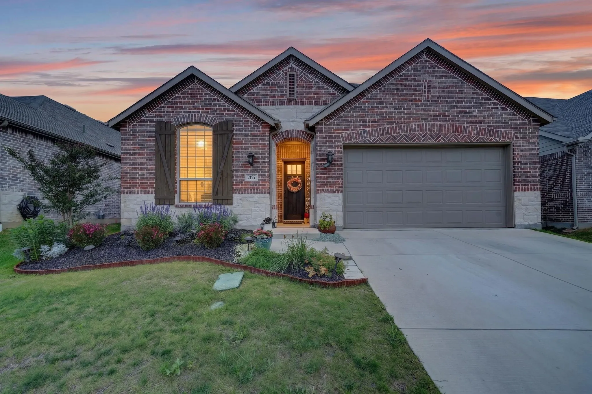 Single Family Residence For Sale in Rockwall County , 2127 Mossbrook Drive, Royse City, Texas 75189, 4 Bedroom, 3 Bathroom, 2 Garage spaces, 2,153 Sqft, built in 2018, mls#21202065, Real Estate Agent in Royse City, Homes For Sale in Rockwall county, Homes For Sale in Royse City, Realtor in Royse City Texas, Real Estate Brokerage Independent Realty Texas, Luminita Cordes Realtor