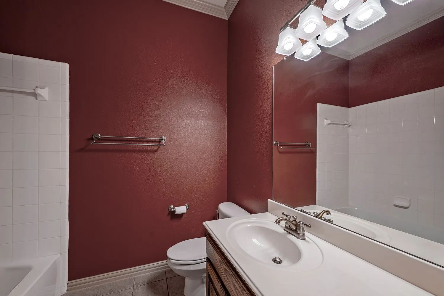 Single Family Residence For Sale in Collin County , 2112 Stone Creek Drive, Mc Kinney, Texas 75072, 3 Bedroom, 3 Bathroom, 2 Garage spaces, 2,611 Sqft, built in 2005, Preowned, mls#21213534, Real Estate Agent in Mc Kinney, Homes For Sale in Collin county, Homes For Sale in Mc Kinney, Realtor in Mc Kinney Texas, Real Estate Brokerage Independent Realty Texas, Luminita Cordes Realtor