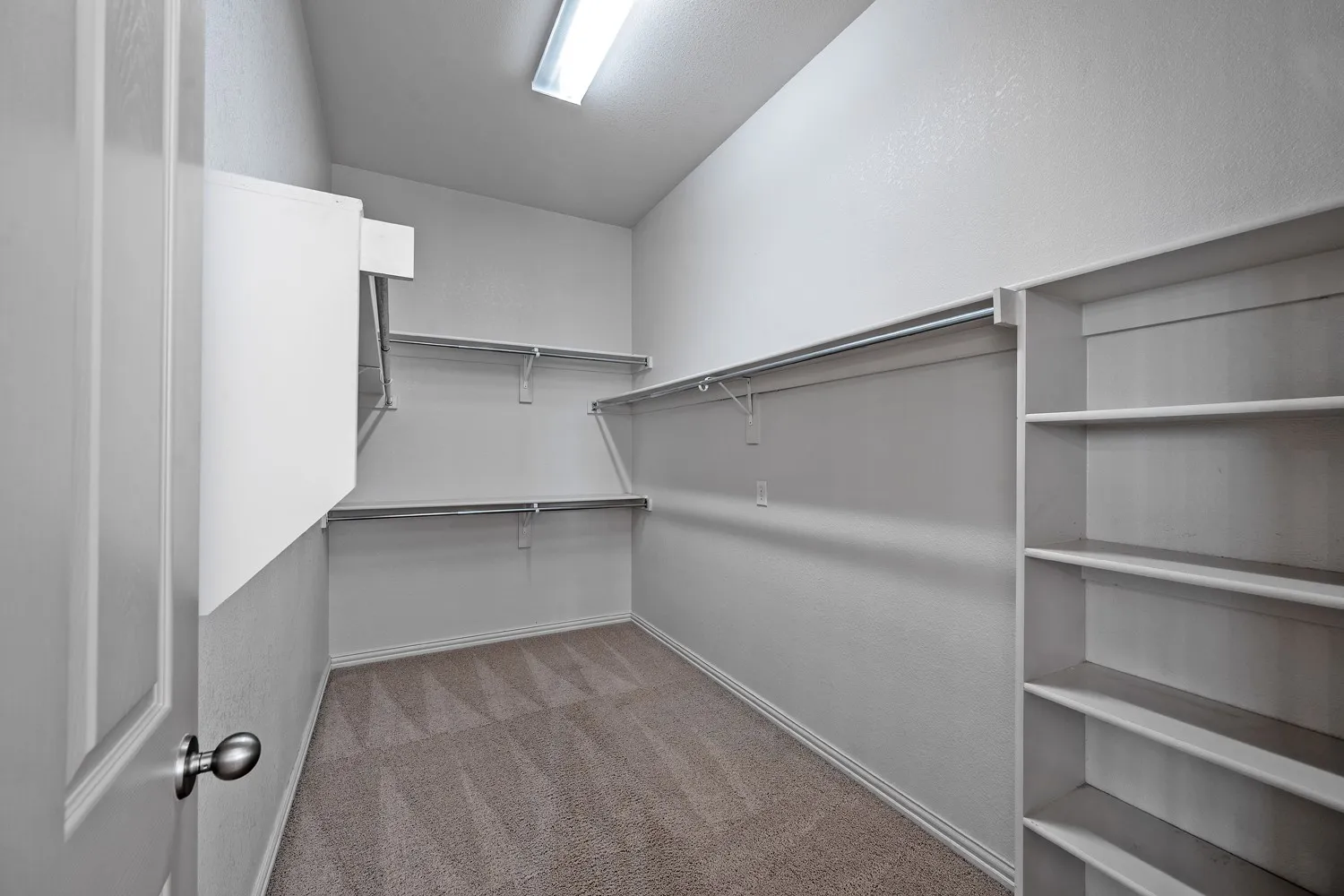 Single Family Residence For Sale in Collin County , 2112 Stone Creek Drive, Mc Kinney, Texas 75072, 3 Bedroom, 3 Bathroom, 2 Garage spaces, 2,611 Sqft, built in 2005, Preowned, mls#21213534, Real Estate Agent in Mc Kinney, Homes For Sale in Collin county, Homes For Sale in Mc Kinney, Realtor in Mc Kinney Texas, Real Estate Brokerage Independent Realty Texas, Luminita Cordes Realtor