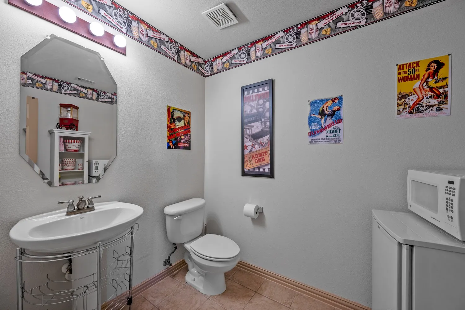Single Family Residence For Sale in Collin County , 2112 Stone Creek Drive, Mc Kinney, Texas 75072, 3 Bedroom, 3 Bathroom, 2 Garage spaces, 2,611 Sqft, built in 2005, Preowned, mls#21213534, Real Estate Agent in Mc Kinney, Homes For Sale in Collin county, Homes For Sale in Mc Kinney, Realtor in Mc Kinney Texas, Real Estate Brokerage Independent Realty Texas, Luminita Cordes Realtor