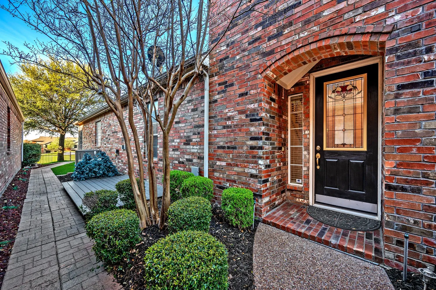Single Family Residence For Sale in Collin County , 2112 Stone Creek Drive, Mc Kinney, Texas 75072, 3 Bedroom, 3 Bathroom, 2 Garage spaces, 2,611 Sqft, built in 2005, Preowned, mls#21213534, Real Estate Agent in Mc Kinney, Homes For Sale in Collin county, Homes For Sale in Mc Kinney, Realtor in Mc Kinney Texas, Real Estate Brokerage Independent Realty Texas, Luminita Cordes Realtor