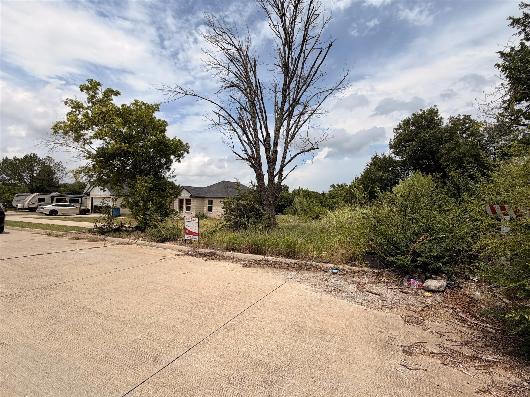 Unimproved Land For Sale in Dallas County , 950 Bluff View Drive, Hutchins, Texas 75141, 0, 0, Garage spaces, 0 Sqft, built in 0, Price $85,000, mls#21202289, Real Estate Agent in Hutchins, Homes For Sale in Dallas county, Homes For Sale in Hutchins, Realtor in Hutchins Texas, Real Estate Brokerage Independent Realty Texas, Luminita Cordes Realtor