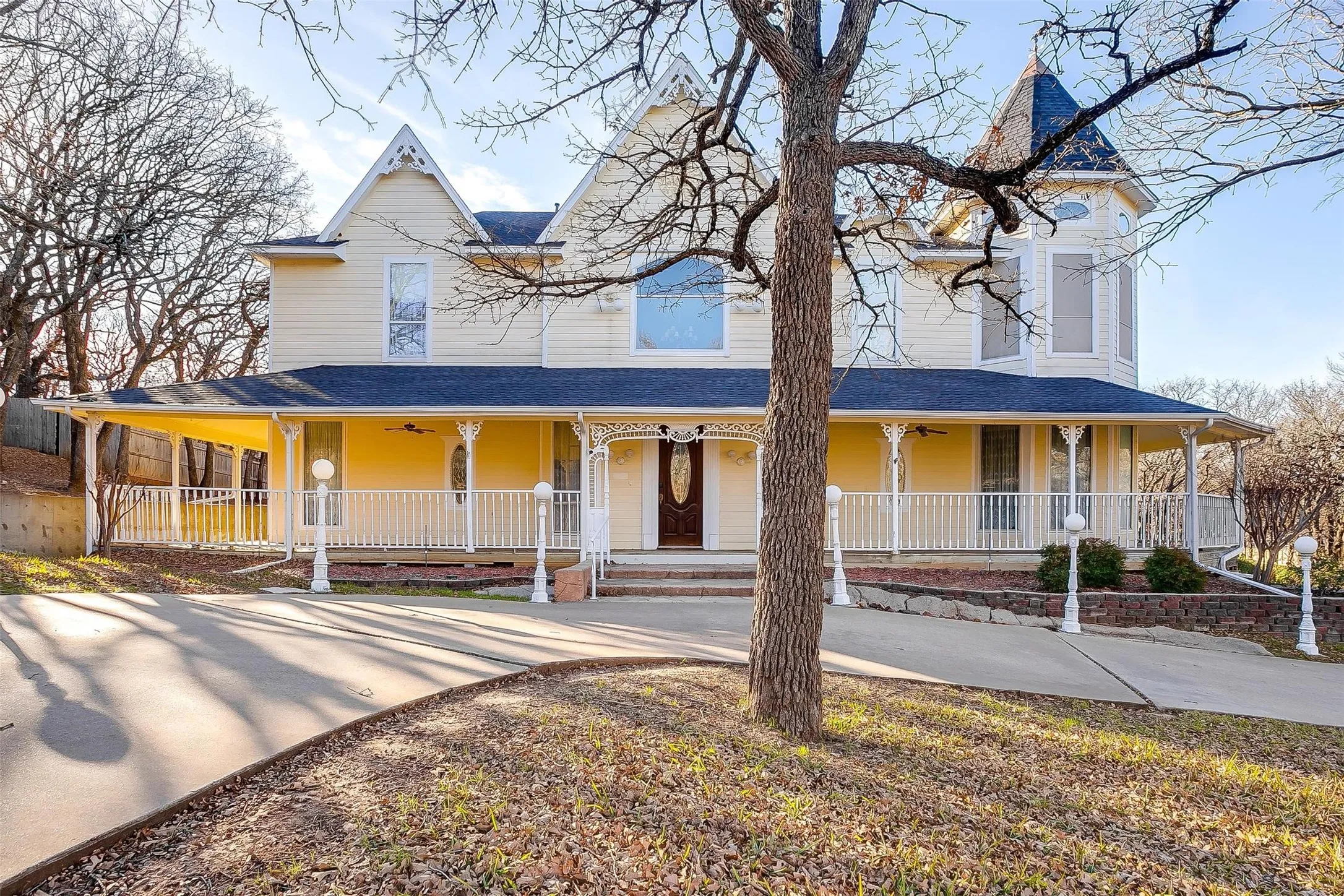 Single Family Residence For Sale in Tarrant County , 410 Beverly Drive, Keller, Texas 76248, 5 Bedroom, 5 Bathroom, 2 Garage spaces, 4,943 Sqft, built in 1999, mls#21210290, Real Estate Agent in Keller, Homes For Sale in Tarrant county, Homes For Sale in Keller, Realtor in Keller Texas, Real Estate Brokerage Independent Realty Texas, Luminita Cordes Realtor