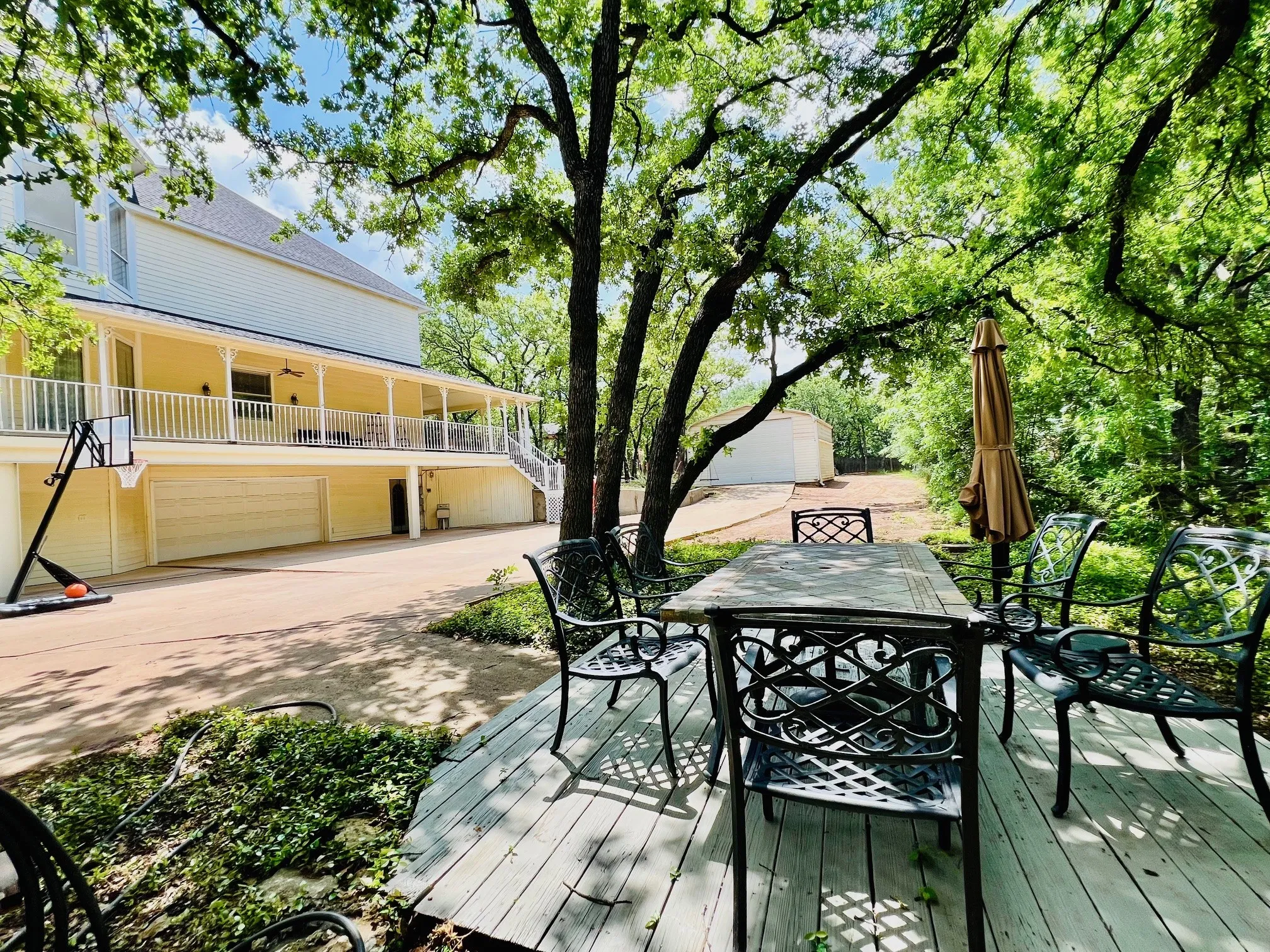 Single Family Residence For Sale in Tarrant County , 410 Beverly Drive, Keller, Texas 76248, 5 Bedroom, 5 Bathroom, 2 Garage spaces, 4,943 Sqft, built in 1999, mls#21210290, Real Estate Agent in Keller, Homes For Sale in Tarrant county, Homes For Sale in Keller, Realtor in Keller Texas, Real Estate Brokerage Independent Realty Texas, Luminita Cordes Realtor