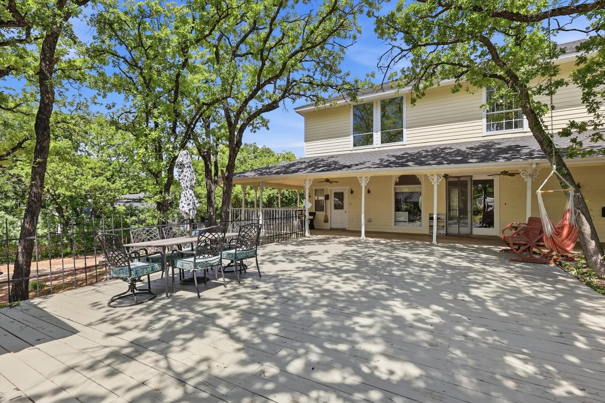 Single Family Residence For Sale in Tarrant County , 410 Beverly Drive, Keller, Texas 76248, 5 Bedroom, 5 Bathroom, 2 Garage spaces, 4,943 Sqft, built in 1999, mls#21210290, Real Estate Agent in Keller, Homes For Sale in Tarrant county, Homes For Sale in Keller, Realtor in Keller Texas, Real Estate Brokerage Independent Realty Texas, Luminita Cordes Realtor