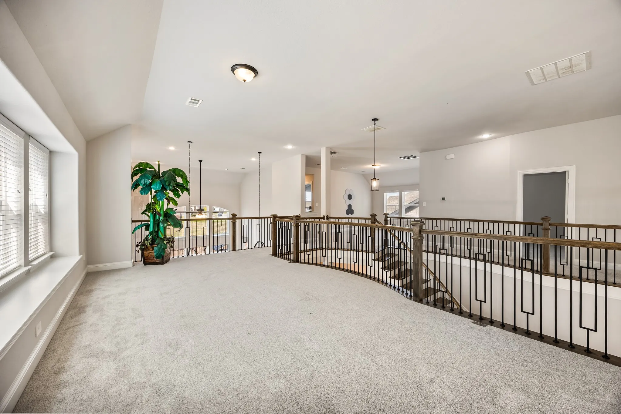 Single Family Residence For Sale in Dallas County , 503 Rock Rose Lane, Wylie, Texas 75098, 6 Bedroom, 5 Bathroom, 2 Garage spaces, 4,044 Sqft, built in 2022, Preowned, mls#21213735, Real Estate Agent in Wylie, Homes For Sale in Dallas county, Homes For Sale in Wylie, Realtor in Wylie Texas, Real Estate Brokerage Independent Realty Texas, Luminita Cordes Realtor