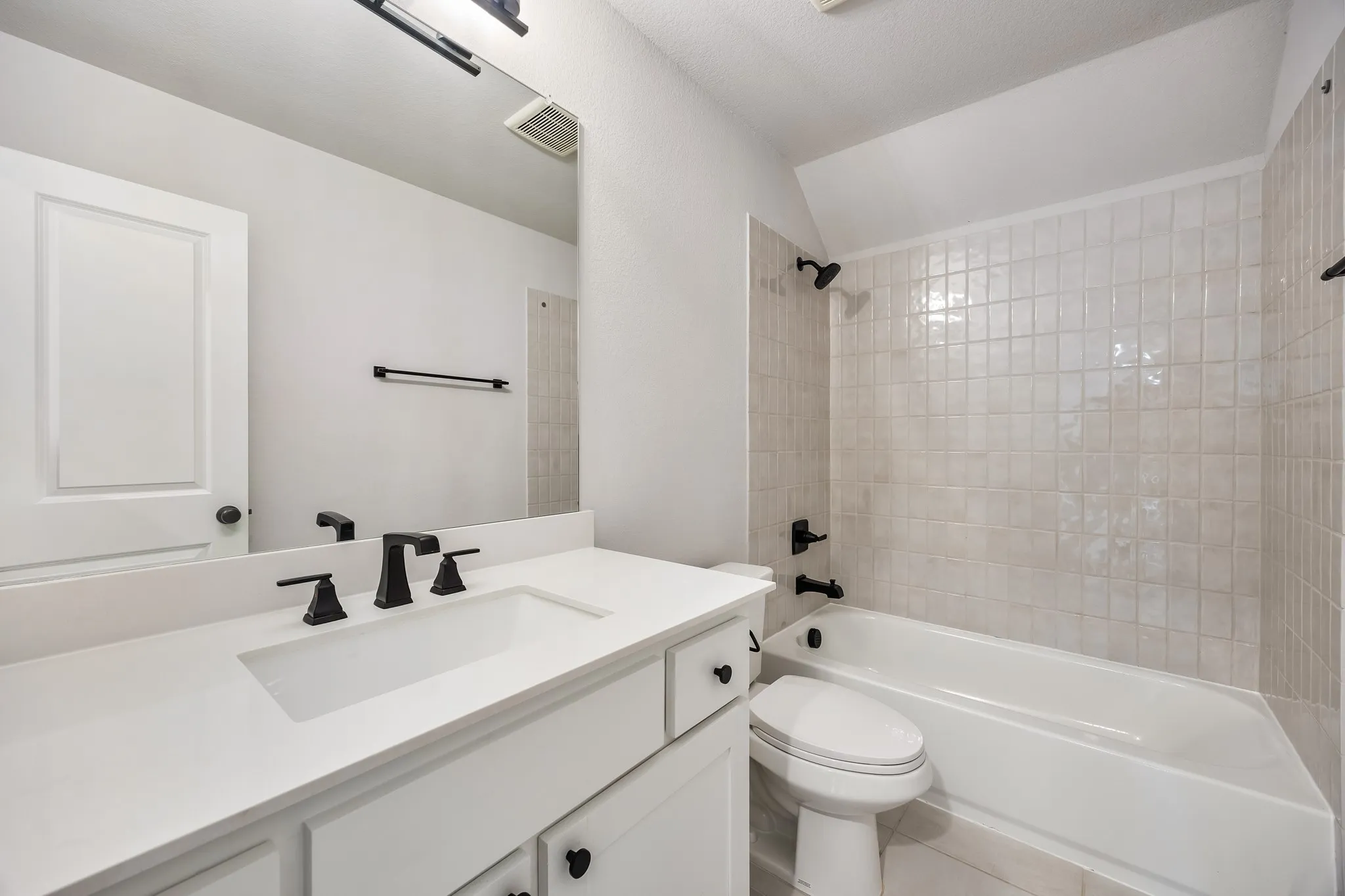 Single Family Residence For Sale in Dallas County , 503 Rock Rose Lane, Wylie, Texas 75098, 6 Bedroom, 5 Bathroom, 2 Garage spaces, 4,044 Sqft, built in 2022, Preowned, mls#21213735, Real Estate Agent in Wylie, Homes For Sale in Dallas county, Homes For Sale in Wylie, Realtor in Wylie Texas, Real Estate Brokerage Independent Realty Texas, Luminita Cordes Realtor