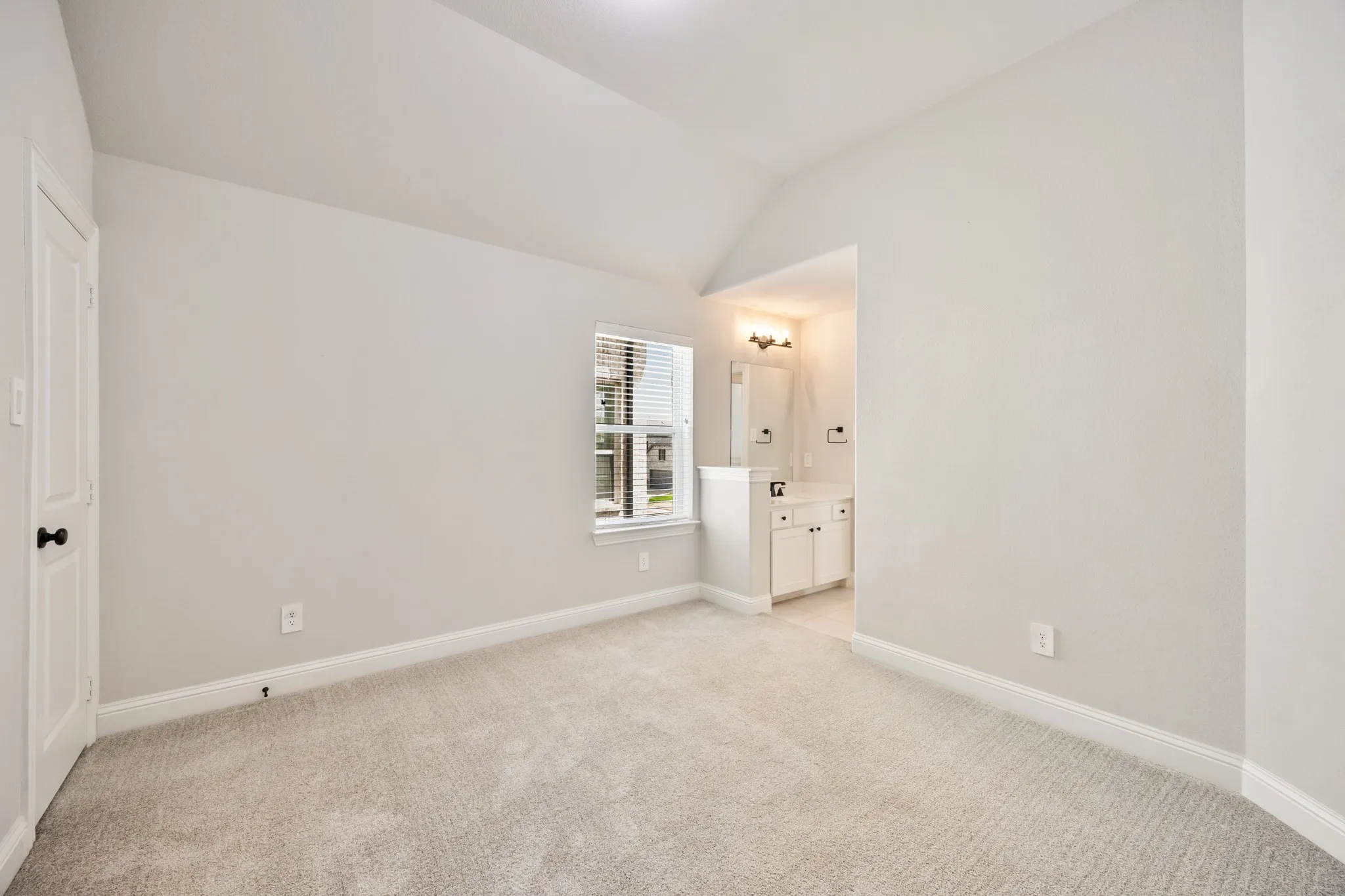 Single Family Residence For Sale in Dallas County , 503 Rock Rose Lane, Wylie, Texas 75098, 6 Bedroom, 5 Bathroom, 2 Garage spaces, 4,044 Sqft, built in 2022, Preowned, mls#21213735, Real Estate Agent in Wylie, Homes For Sale in Dallas county, Homes For Sale in Wylie, Realtor in Wylie Texas, Real Estate Brokerage Independent Realty Texas, Luminita Cordes Realtor