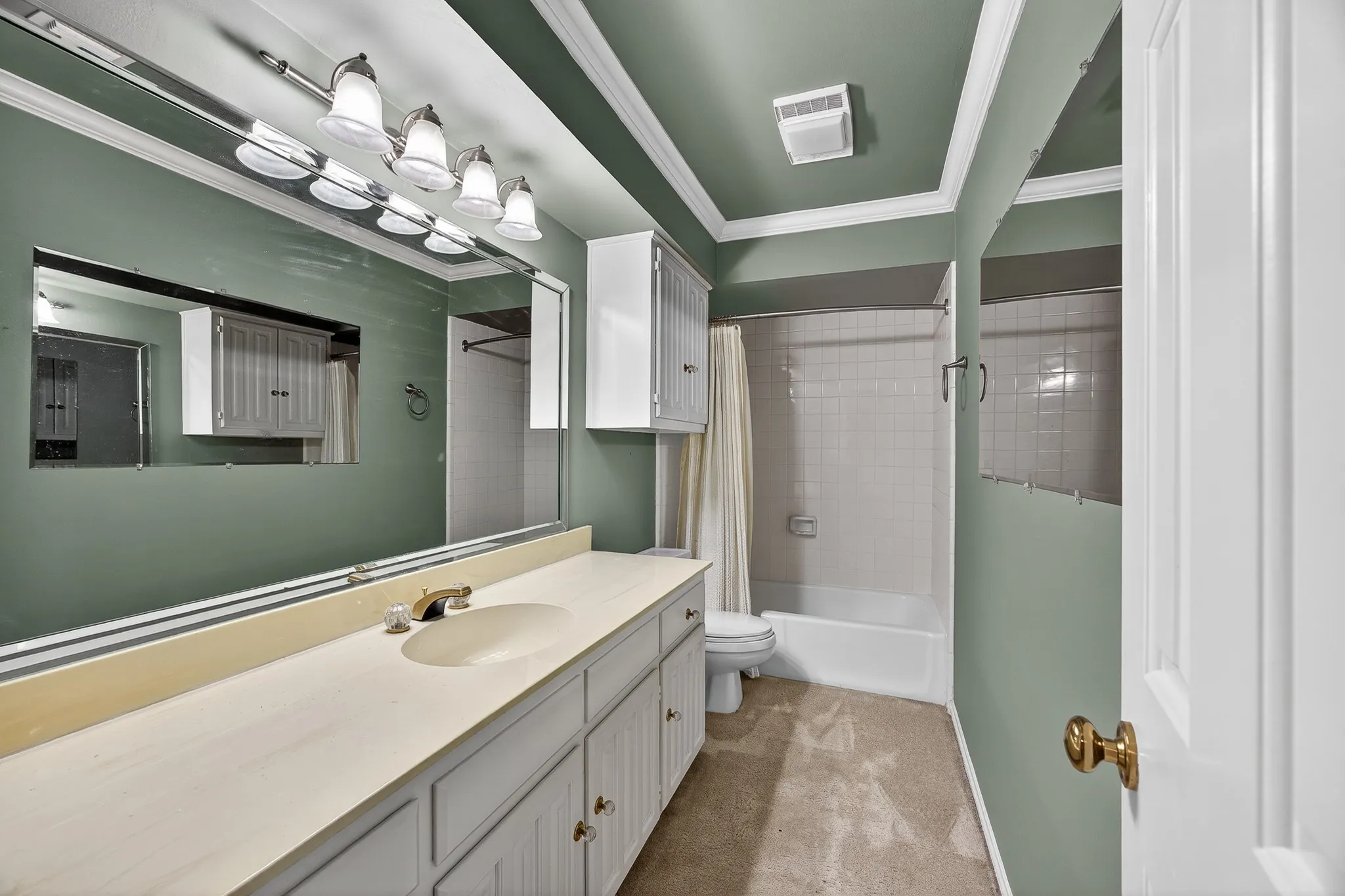 2nd floor bathroom