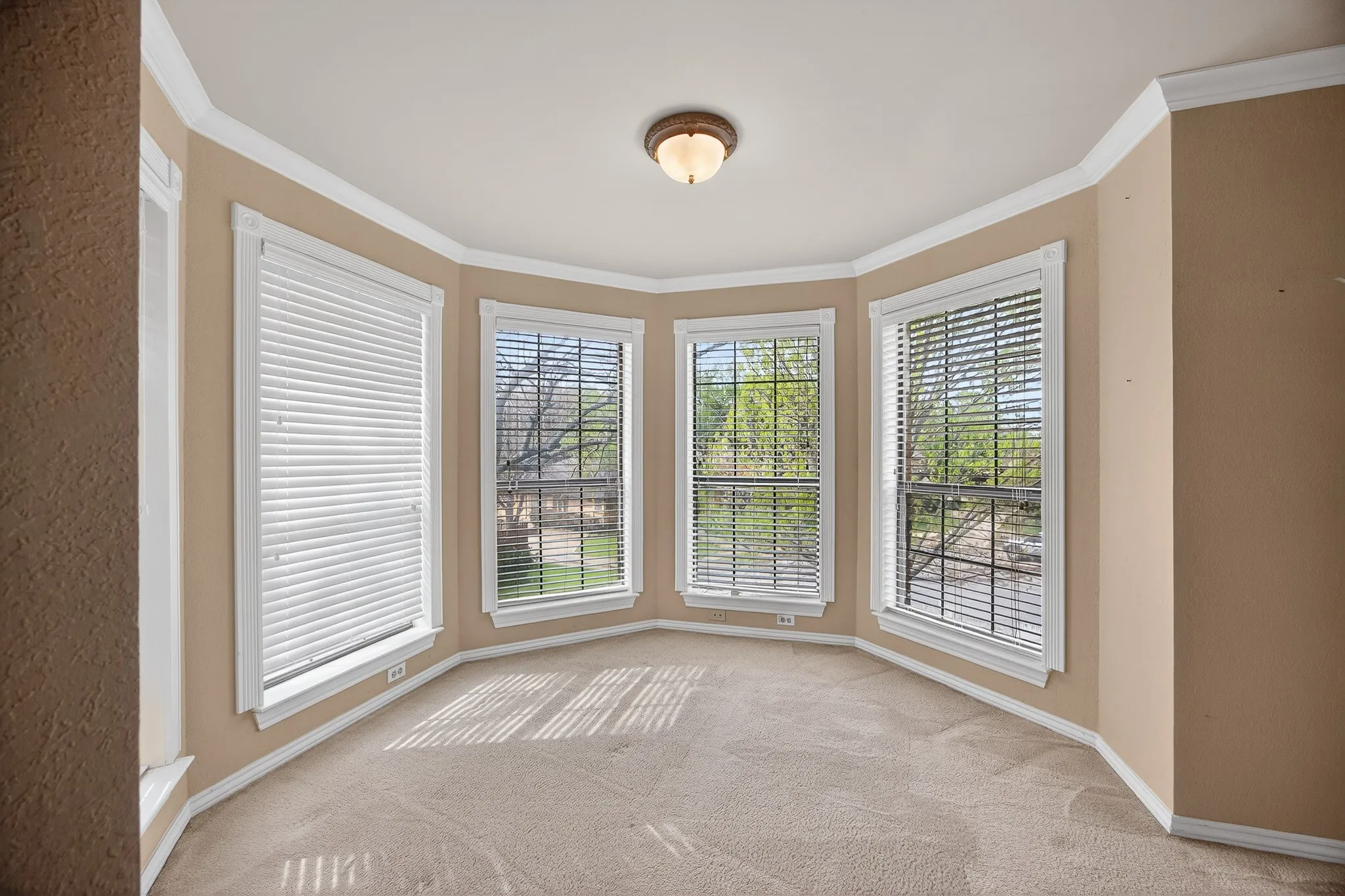 with sitting area