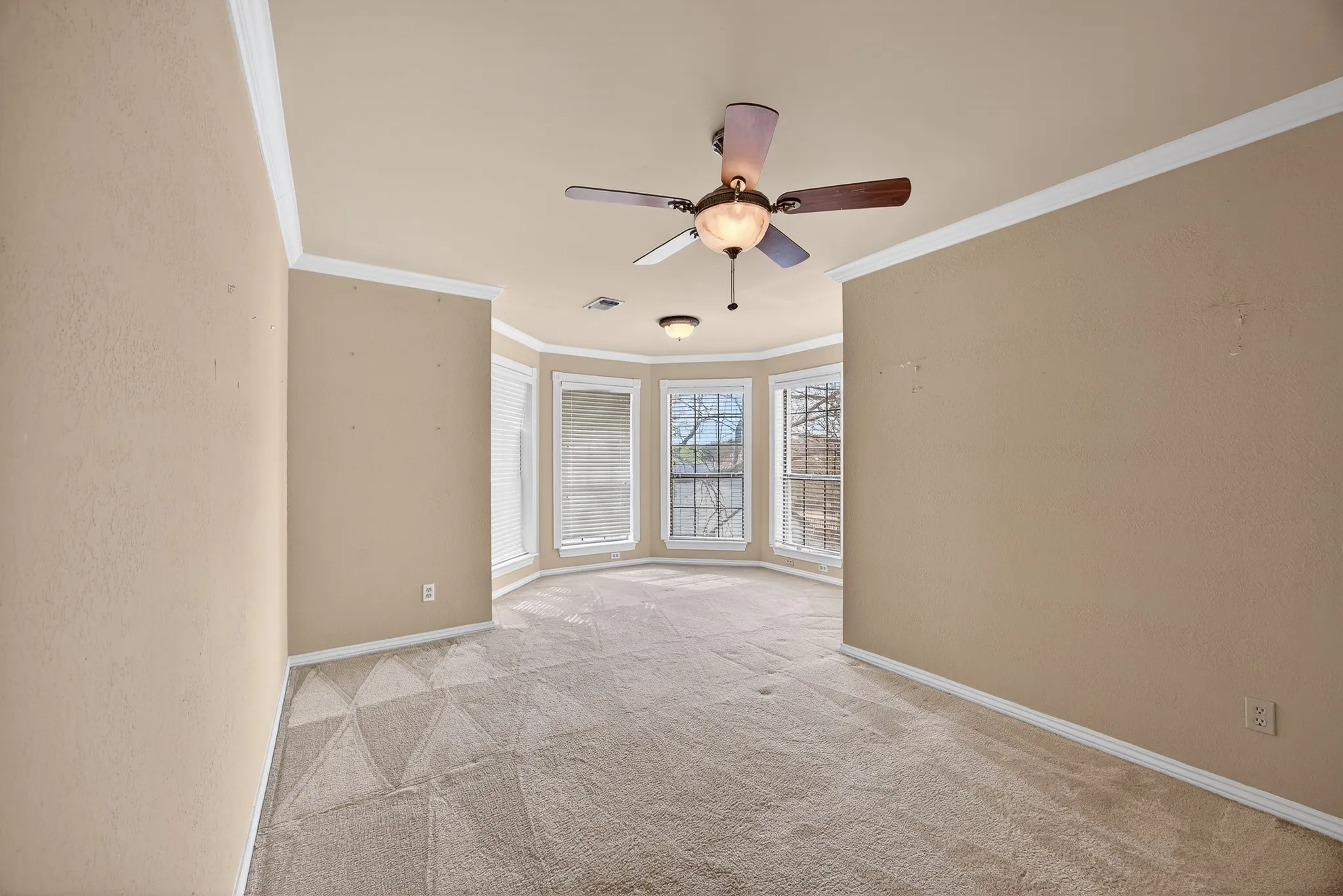 2nd Floor Bedroom with Sitting area