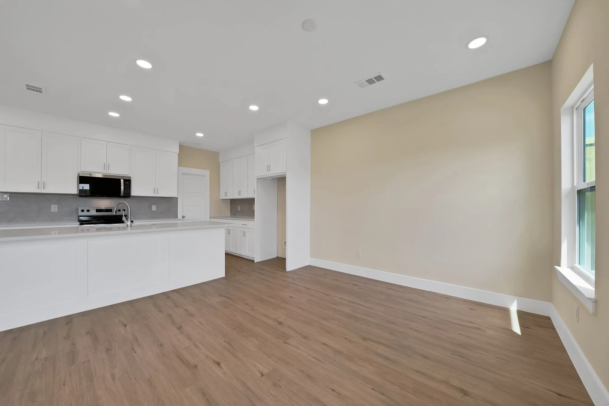 Single Family Residence For Sale in Denton County , 4616 Red Bud Court, The Colony, Texas 75056, 4 Bedroom, 3 Bathroom, 2 Garage spaces, 2,049 Sqft, built in 2025, mls#21213434, Real Estate Agent in The Colony, Homes For Sale in Denton county, Homes For Sale in The Colony, Realtor in The Colony Texas, Real Estate Brokerage Independent Realty Texas, Luminita Cordes Realtor