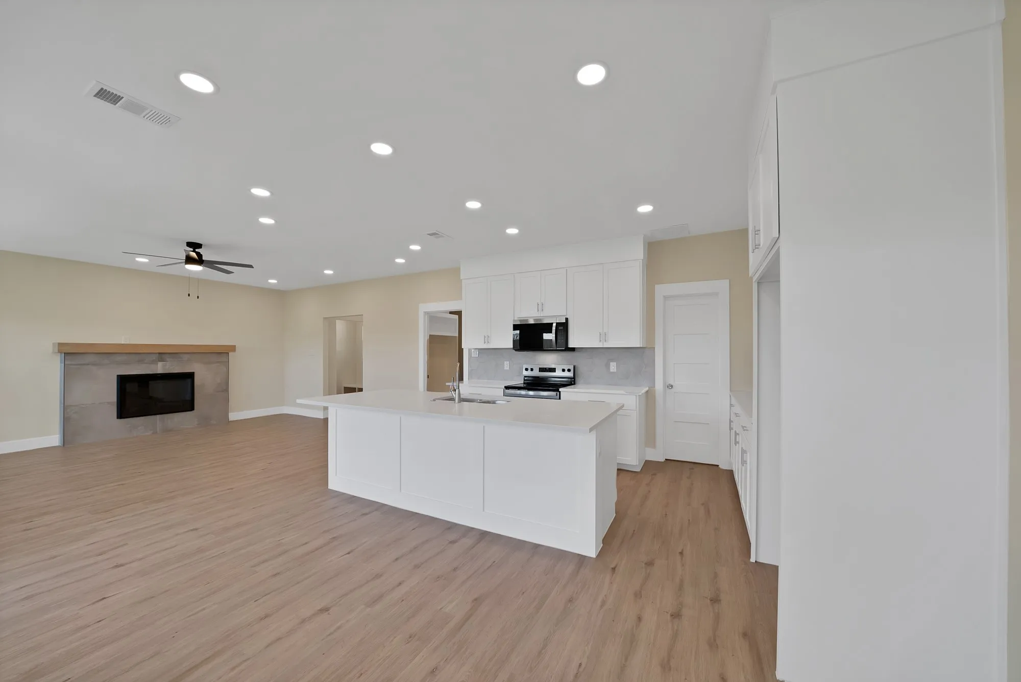 Single Family Residence For Sale in Denton County , 4616 Red Bud Court, The Colony, Texas 75056, 4 Bedroom, 3 Bathroom, 2 Garage spaces, 2,049 Sqft, built in 2025, mls#21213434, Real Estate Agent in The Colony, Homes For Sale in Denton county, Homes For Sale in The Colony, Realtor in The Colony Texas, Real Estate Brokerage Independent Realty Texas, Luminita Cordes Realtor