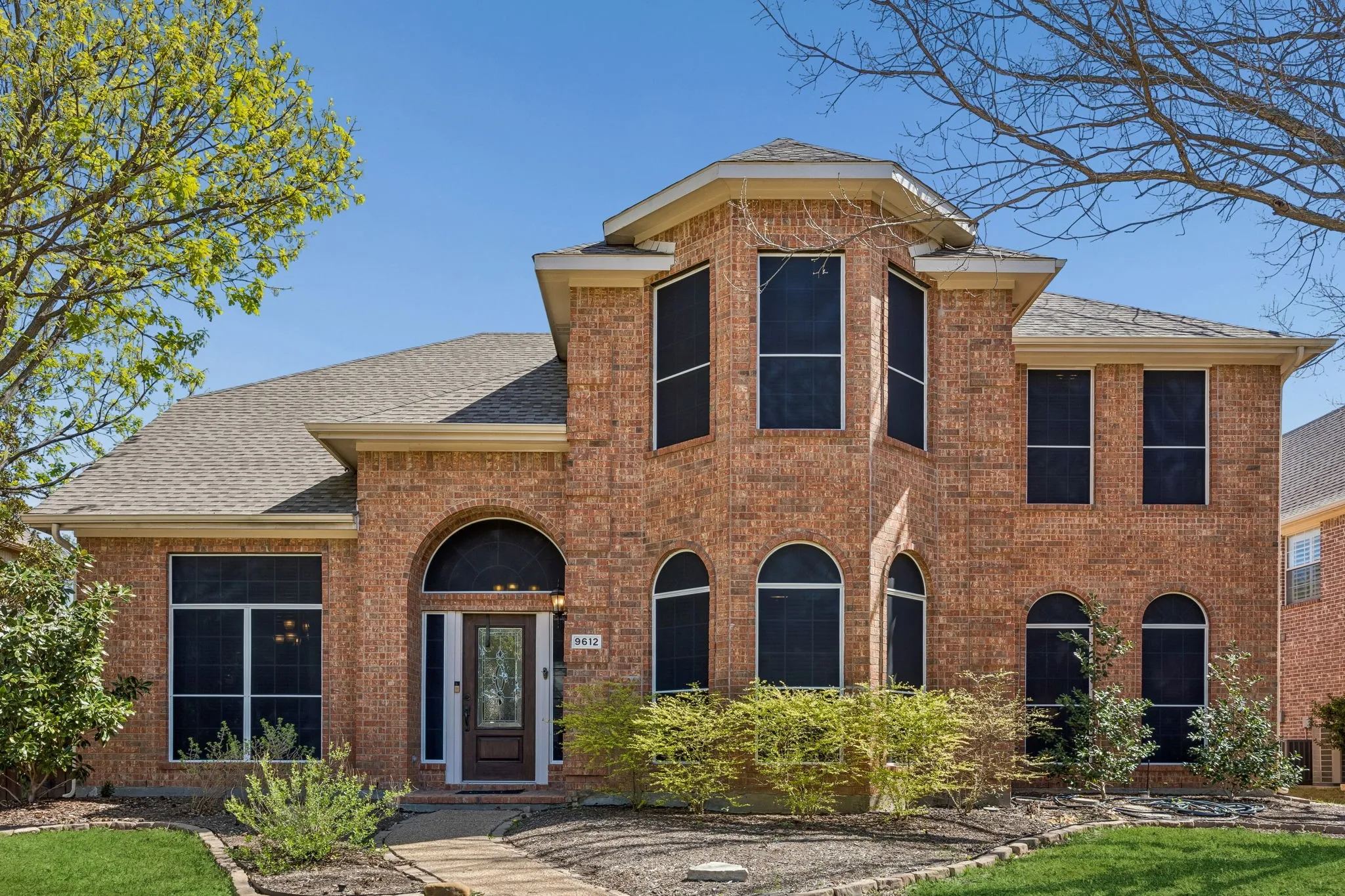 Single Family Residence For Sale in Collin County , 9612 Saint Annes Drive, Plano, Texas 75025, 4 Bedroom, 3 Bathroom, 2 Garage spaces, 3,250 Sqft, built in 1997, Preowned, mls#21198447, Real Estate Agent in Plano, Homes For Sale in Collin county, Homes For Sale in Plano, Realtor in Plano Texas, Real Estate Brokerage Independent Realty Texas, Luminita Cordes Realtor