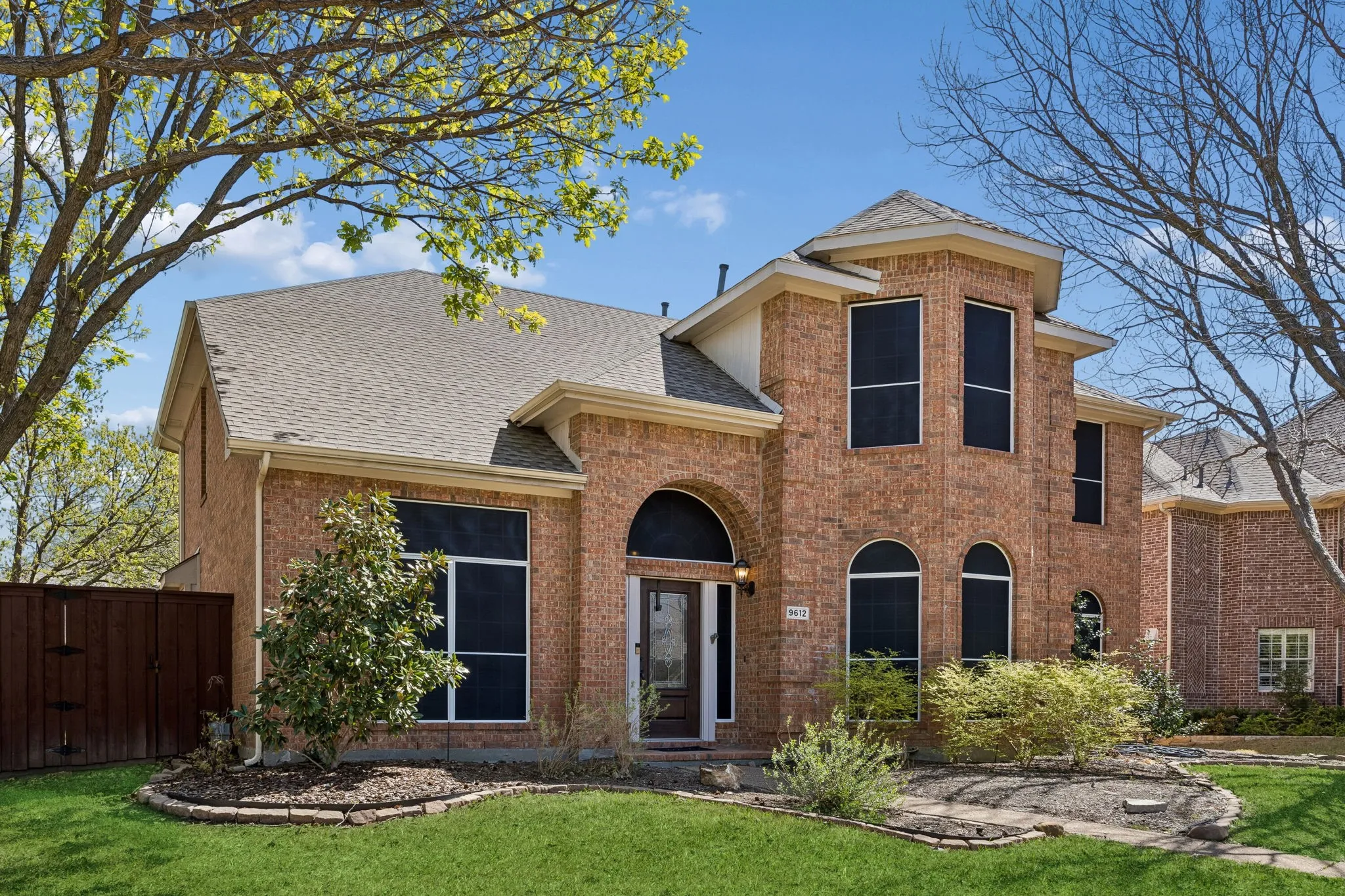 Single Family Residence For Sale in Collin County , 9612 Saint Annes Drive, Plano, Texas 75025, 4 Bedroom, 3 Bathroom, 2 Garage spaces, 3,250 Sqft, built in 1997, Preowned, mls#21198447, Real Estate Agent in Plano, Homes For Sale in Collin county, Homes For Sale in Plano, Realtor in Plano Texas, Real Estate Brokerage Independent Realty Texas, Luminita Cordes Realtor