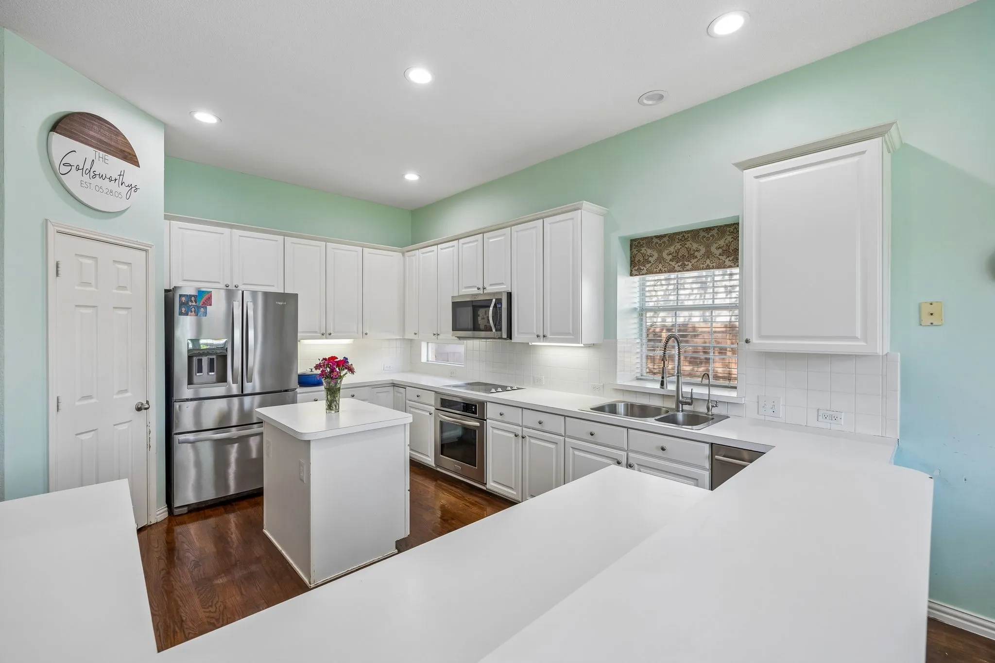 Single Family Residence For Sale in Collin County , 9612 Saint Annes Drive, Plano, Texas 75025, 4 Bedroom, 3 Bathroom, 2 Garage spaces, 3,250 Sqft, built in 1997, Preowned, mls#21198447, Real Estate Agent in Plano, Homes For Sale in Collin county, Homes For Sale in Plano, Realtor in Plano Texas, Real Estate Brokerage Independent Realty Texas, Luminita Cordes Realtor