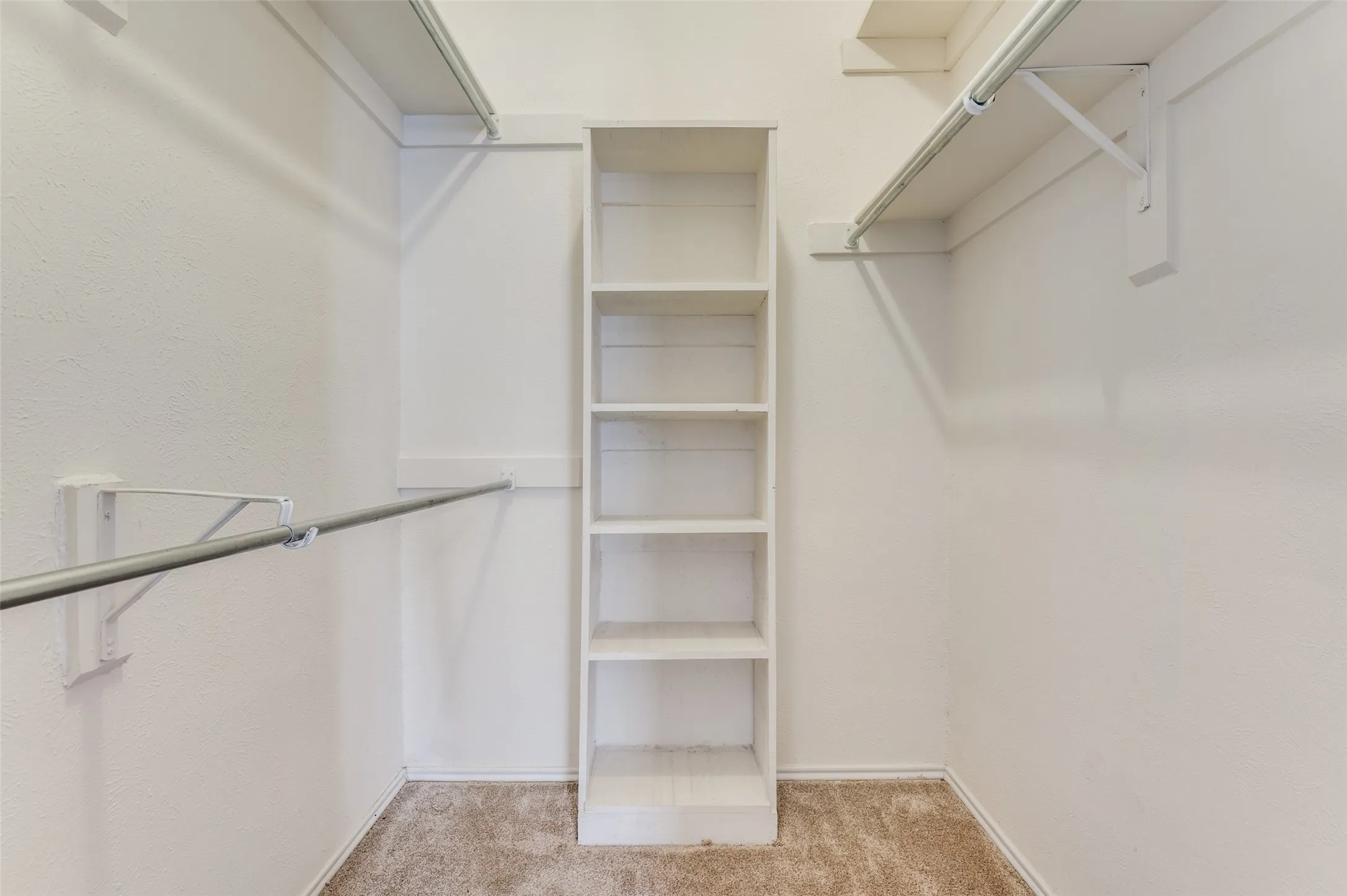 Primary bedroom's walk-in closet