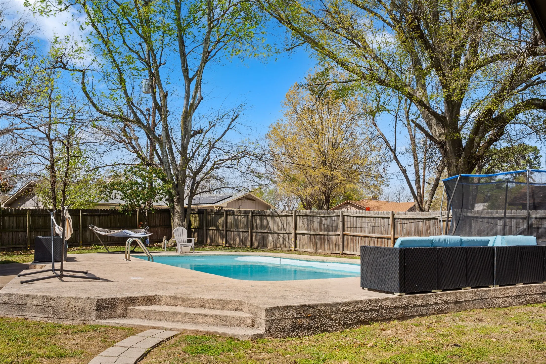 Single Family Residence For Sale in Hopkins County , 122 Jill Lane, Sulphur Springs, Texas 75482, 4 Bedroom, 2 Bathroom, 2 Garage spaces, 2,089 Sqft, built in 1974, mls#21214042, Real Estate Agent in Sulphur Springs, Homes For Sale in Hopkins county, Homes For Sale in Sulphur Springs, Realtor in Sulphur Springs Texas, Real Estate Brokerage Independent Realty Texas, Luminita Cordes Realtor