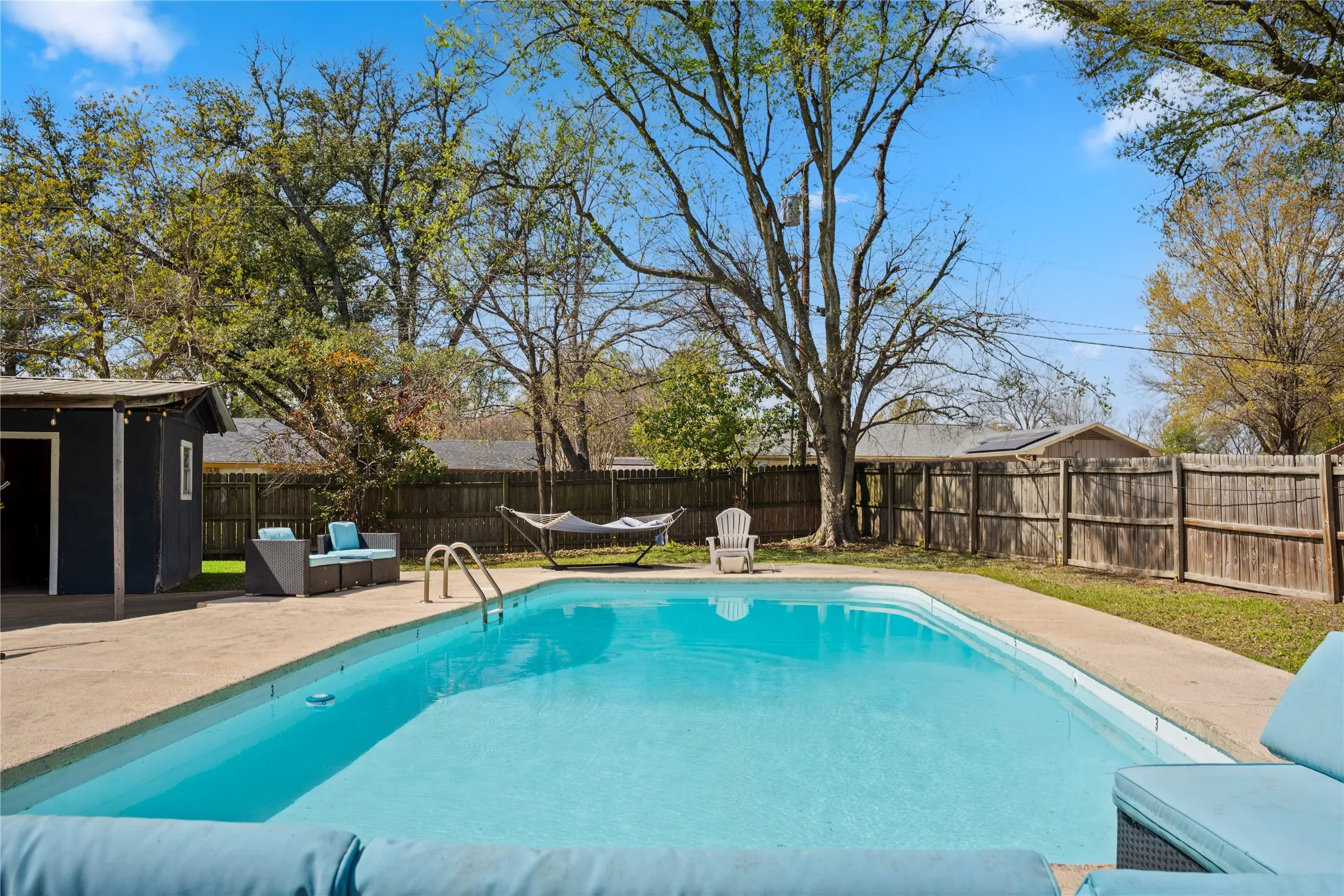 Single Family Residence For Sale in Hopkins County , 122 Jill Lane, Sulphur Springs, Texas 75482, 4 Bedroom, 2 Bathroom, 2 Garage spaces, 2,089 Sqft, built in 1974, mls#21214042, Real Estate Agent in Sulphur Springs, Homes For Sale in Hopkins county, Homes For Sale in Sulphur Springs, Realtor in Sulphur Springs Texas, Real Estate Brokerage Independent Realty Texas, Luminita Cordes Realtor