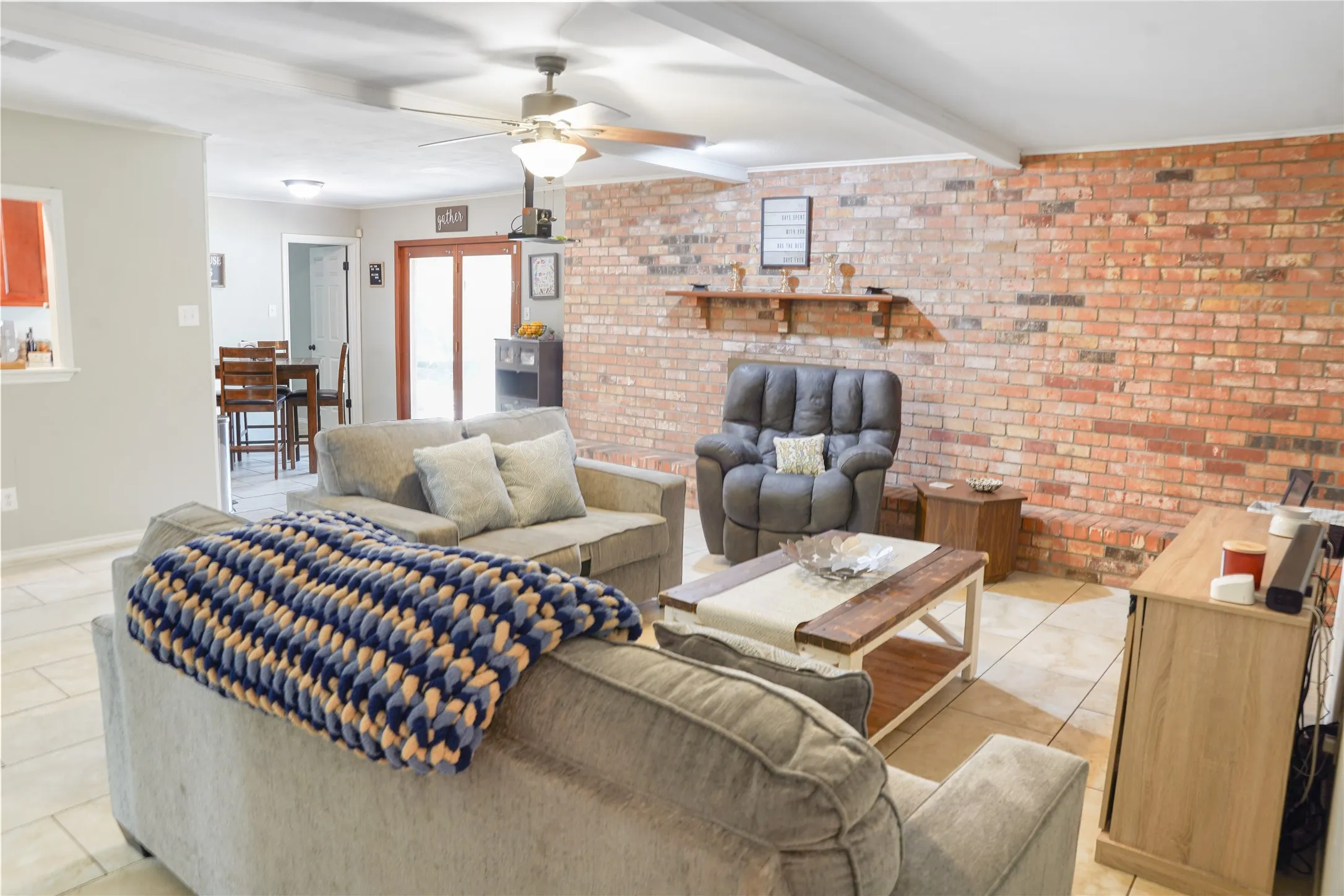 Single Family Residence For Sale in Hopkins County , 122 Jill Lane, Sulphur Springs, Texas 75482, 4 Bedroom, 2 Bathroom, 2 Garage spaces, 2,089 Sqft, built in 1974, mls#21214042, Real Estate Agent in Sulphur Springs, Homes For Sale in Hopkins county, Homes For Sale in Sulphur Springs, Realtor in Sulphur Springs Texas, Real Estate Brokerage Independent Realty Texas, Luminita Cordes Realtor