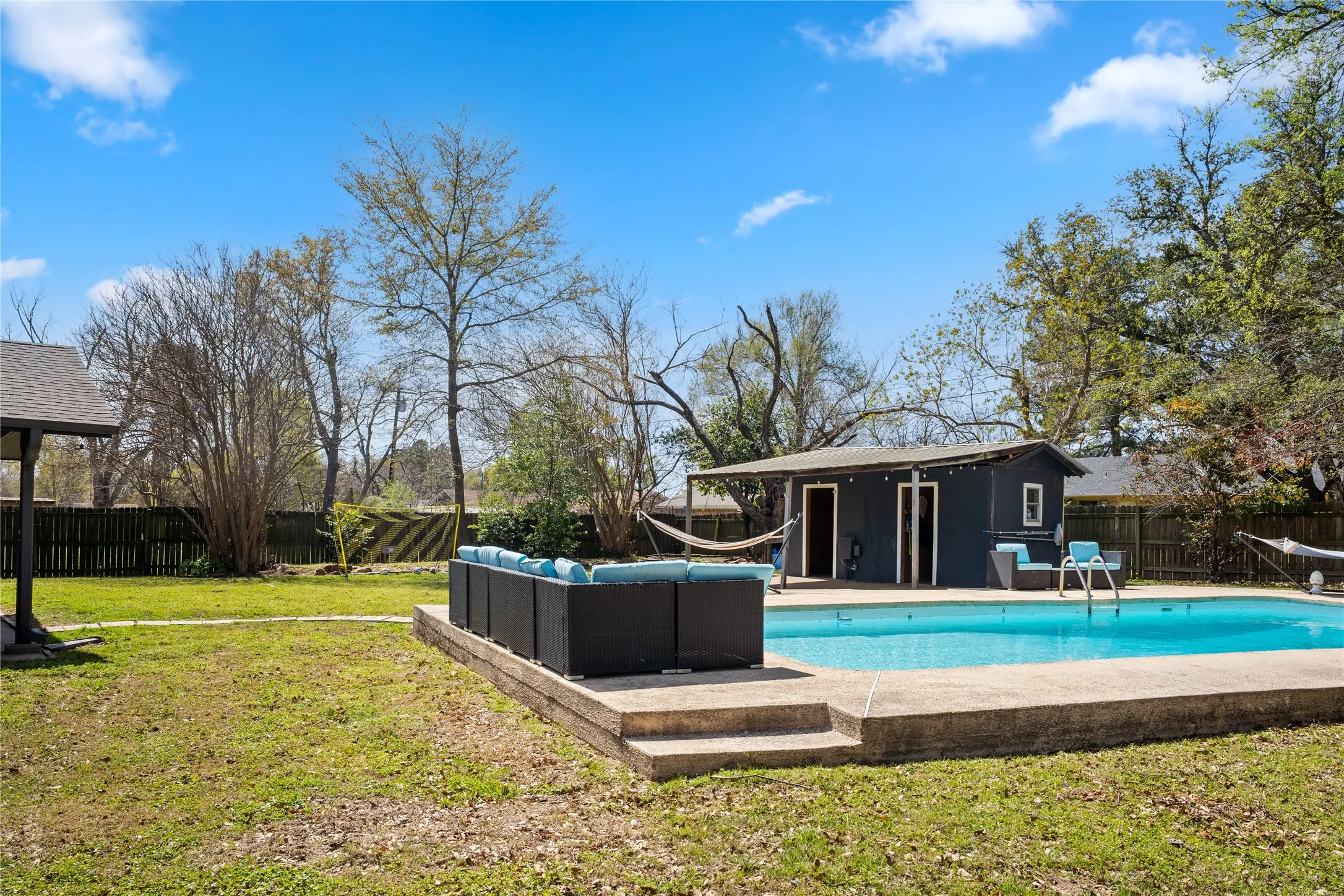Single Family Residence For Sale in Hopkins County , 122 Jill Lane, Sulphur Springs, Texas 75482, 4 Bedroom, 2 Bathroom, 2 Garage spaces, 2,089 Sqft, built in 1974, mls#21214042, Real Estate Agent in Sulphur Springs, Homes For Sale in Hopkins county, Homes For Sale in Sulphur Springs, Realtor in Sulphur Springs Texas, Real Estate Brokerage Independent Realty Texas, Luminita Cordes Realtor