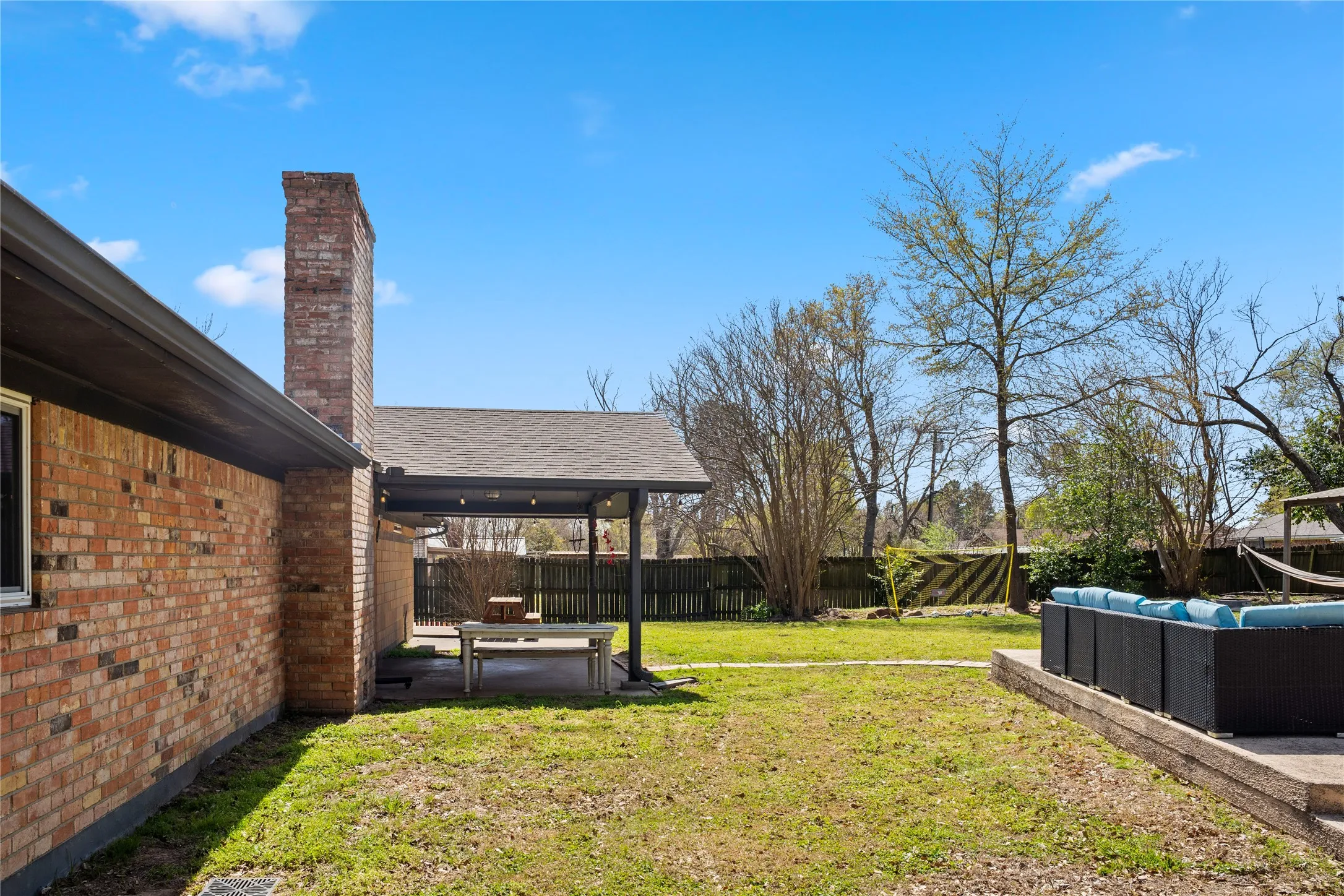 Single Family Residence For Sale in Hopkins County , 122 Jill Lane, Sulphur Springs, Texas 75482, 4 Bedroom, 2 Bathroom, 2 Garage spaces, 2,089 Sqft, built in 1974, mls#21214042, Real Estate Agent in Sulphur Springs, Homes For Sale in Hopkins county, Homes For Sale in Sulphur Springs, Realtor in Sulphur Springs Texas, Real Estate Brokerage Independent Realty Texas, Luminita Cordes Realtor