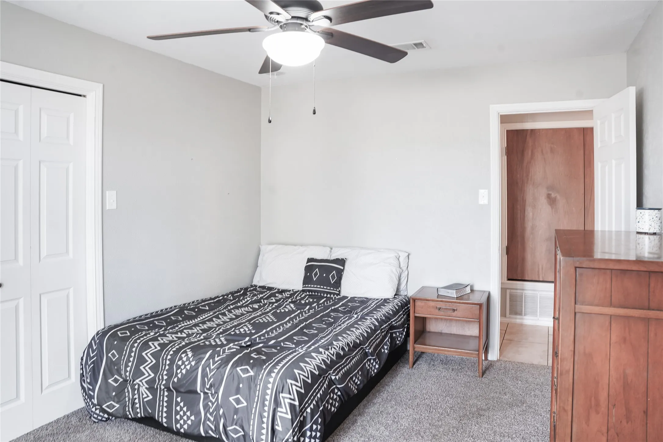 Single Family Residence For Sale in Hopkins County , 122 Jill Lane, Sulphur Springs, Texas 75482, 4 Bedroom, 2 Bathroom, 2 Garage spaces, 2,089 Sqft, built in 1974, mls#21214042, Real Estate Agent in Sulphur Springs, Homes For Sale in Hopkins county, Homes For Sale in Sulphur Springs, Realtor in Sulphur Springs Texas, Real Estate Brokerage Independent Realty Texas, Luminita Cordes Realtor