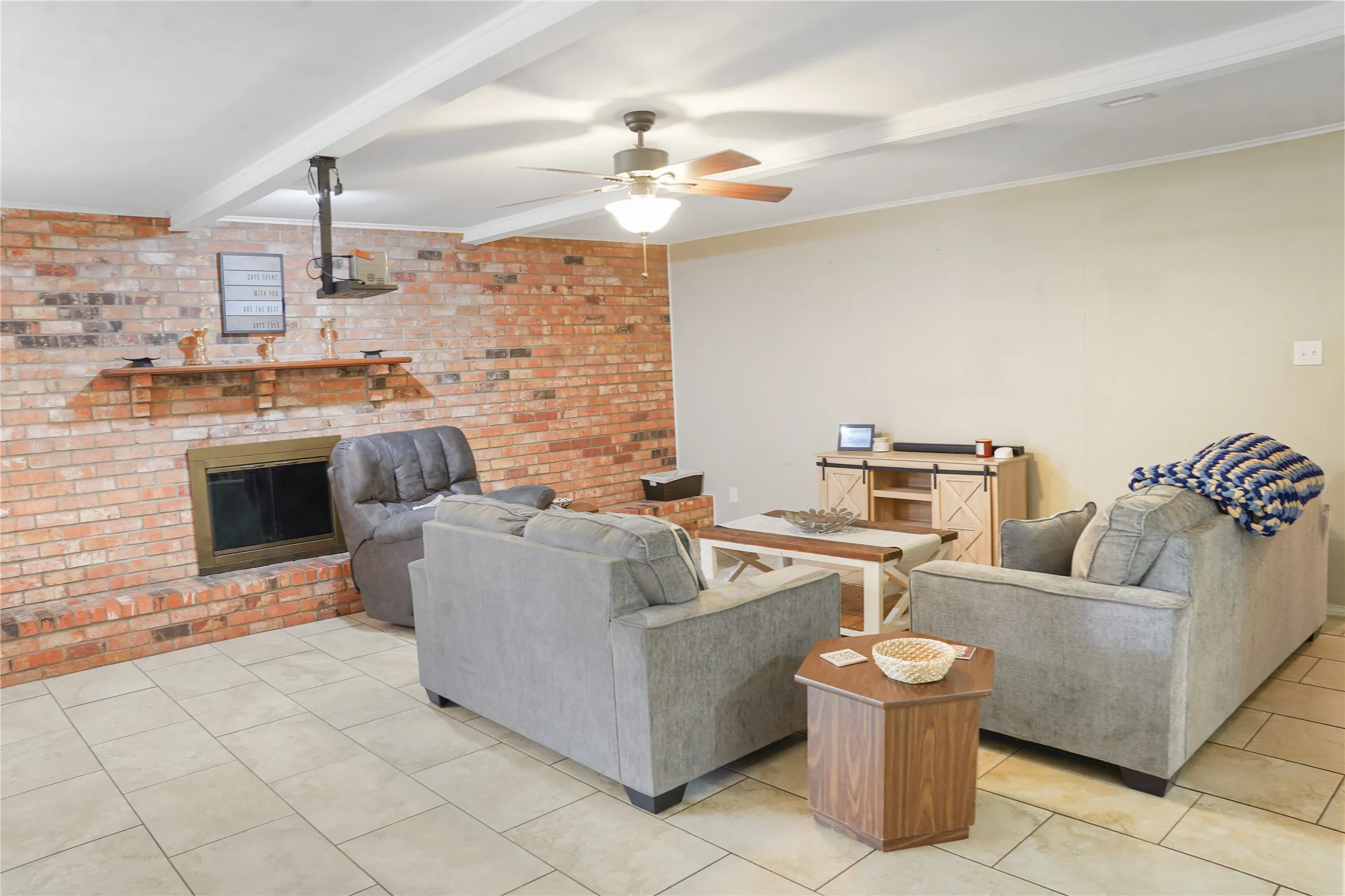 Single Family Residence For Sale in Hopkins County , 122 Jill Lane, Sulphur Springs, Texas 75482, 4 Bedroom, 2 Bathroom, 2 Garage spaces, 2,089 Sqft, built in 1974, mls#21214042, Real Estate Agent in Sulphur Springs, Homes For Sale in Hopkins county, Homes For Sale in Sulphur Springs, Realtor in Sulphur Springs Texas, Real Estate Brokerage Independent Realty Texas, Luminita Cordes Realtor