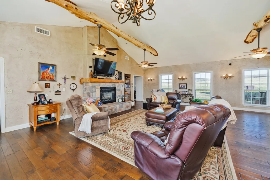 Single Family Residence For Sale in Montague County , 4460 Hildreth Pool Road, Bowie, Texas 76230, 3 Bedroom, 2 Bathroom, Garage spaces, 2,036 Sqft, built in 2009, mls#21203747, Real Estate Agent in Bowie, Homes For Sale in Montague county, Homes For Sale in Bowie, Realtor in Bowie Texas, Real Estate Brokerage Independent Realty Texas, Luminita Cordes Realtor