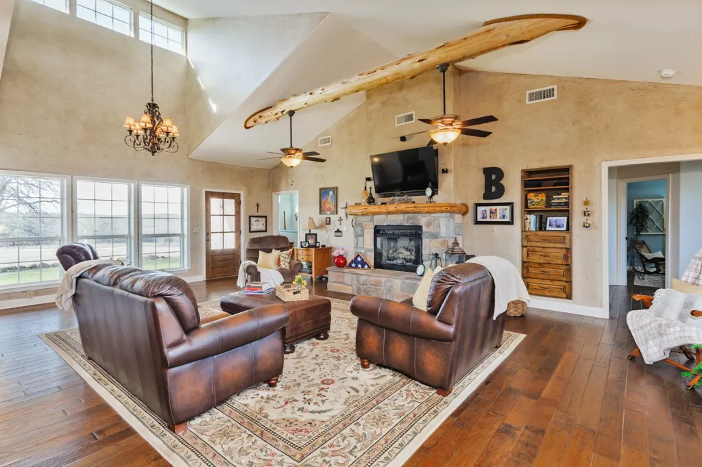 Single Family Residence For Sale in Montague County , 4460 Hildreth Pool Road, Bowie, Texas 76230, 3 Bedroom, 2 Bathroom, Garage spaces, 2,036 Sqft, built in 2009, mls#21203747, Real Estate Agent in Bowie, Homes For Sale in Montague county, Homes For Sale in Bowie, Realtor in Bowie Texas, Real Estate Brokerage Independent Realty Texas, Luminita Cordes Realtor
