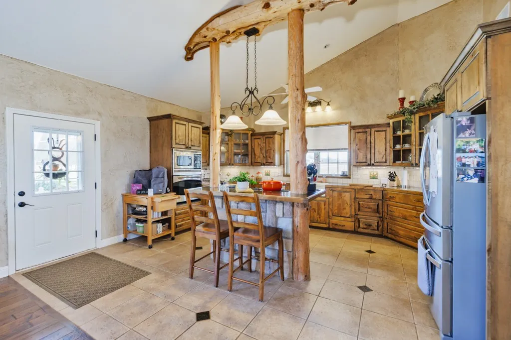 Single Family Residence For Sale in Montague County , 4460 Hildreth Pool Road, Bowie, Texas 76230, 3 Bedroom, 2 Bathroom, Garage spaces, 2,036 Sqft, built in 2009, mls#21203747, Real Estate Agent in Bowie, Homes For Sale in Montague county, Homes For Sale in Bowie, Realtor in Bowie Texas, Real Estate Brokerage Independent Realty Texas, Luminita Cordes Realtor