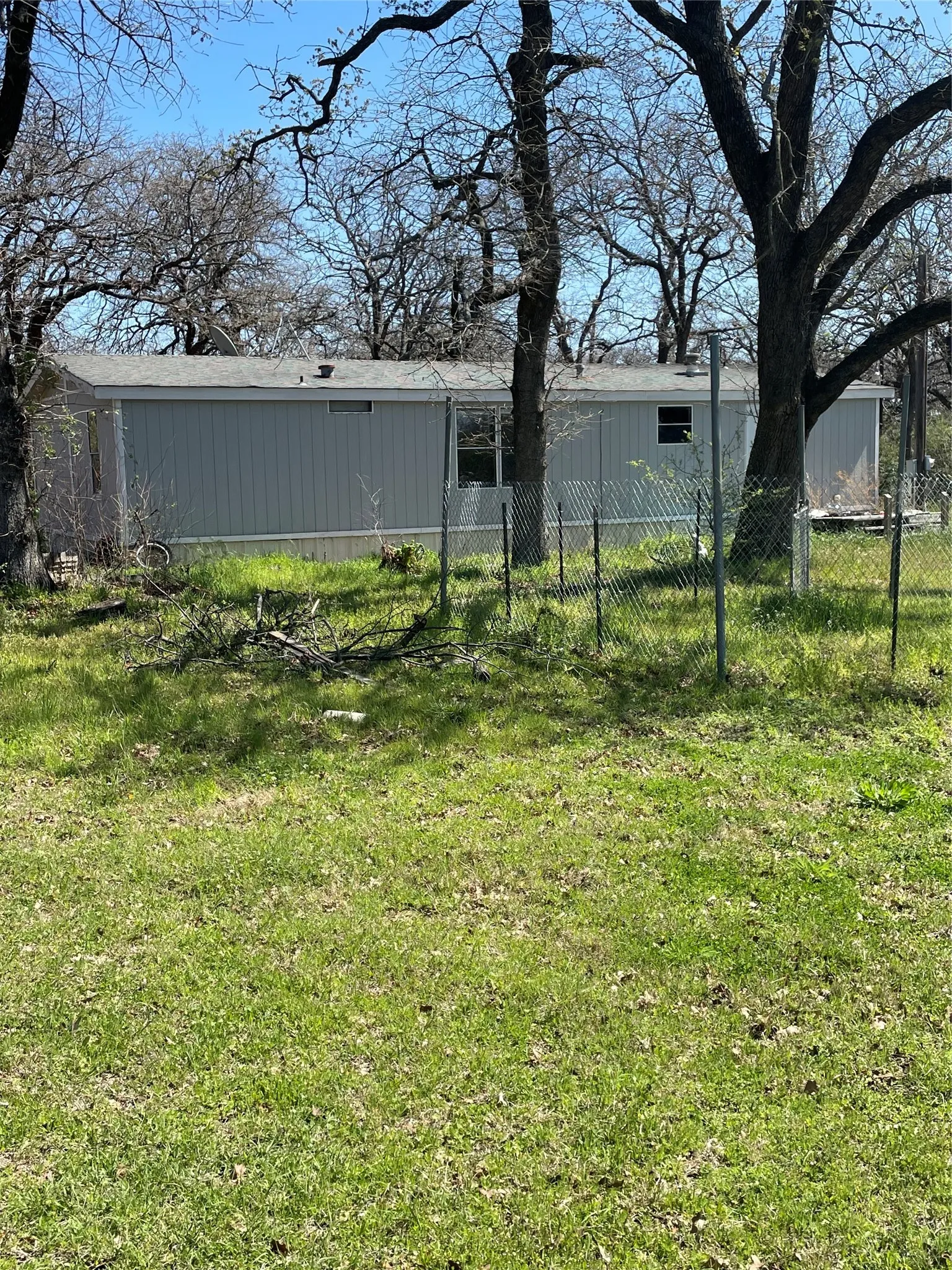 Mobile Home For Sale in Parker County , 131 Sadie Lane, Springtown, Texas 76082, 3 Bedrooms, 2 Bathrooms, Garage spaces, 1,200 Sqft, built in 1984, Price $129,000, mls#21214027, Real Estate Agent in Springtown, Homes For Sale in Parker county, Homes For Sale in Springtown, Realtor in Springtown Texas, Real Estate Brokerage Independent Realty Texas, Luminita Cordes Realtor