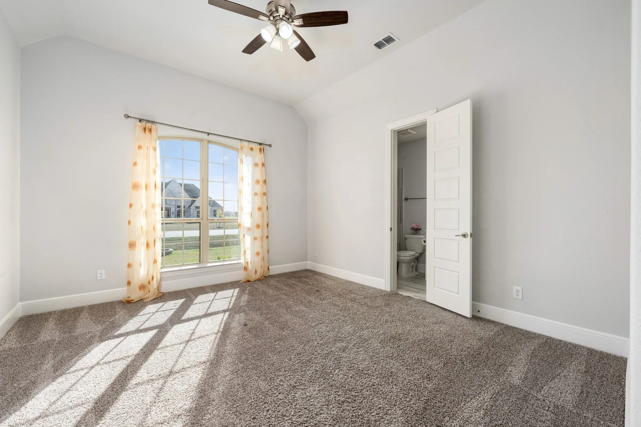 Single Family Residence For Sale in Collin County , 4601 Whitestone Drive, Parker, Texas 75002, 6 Bedroom, 7 Bathroom, 3 Garage spaces, 4,772 Sqft, built in 2020, mls#21211059, Real Estate Agent in Parker, Homes For Sale in Collin county, Homes For Sale in Parker, Realtor in Parker Texas, Real Estate Brokerage Independent Realty Texas, Luminita Cordes Realtor