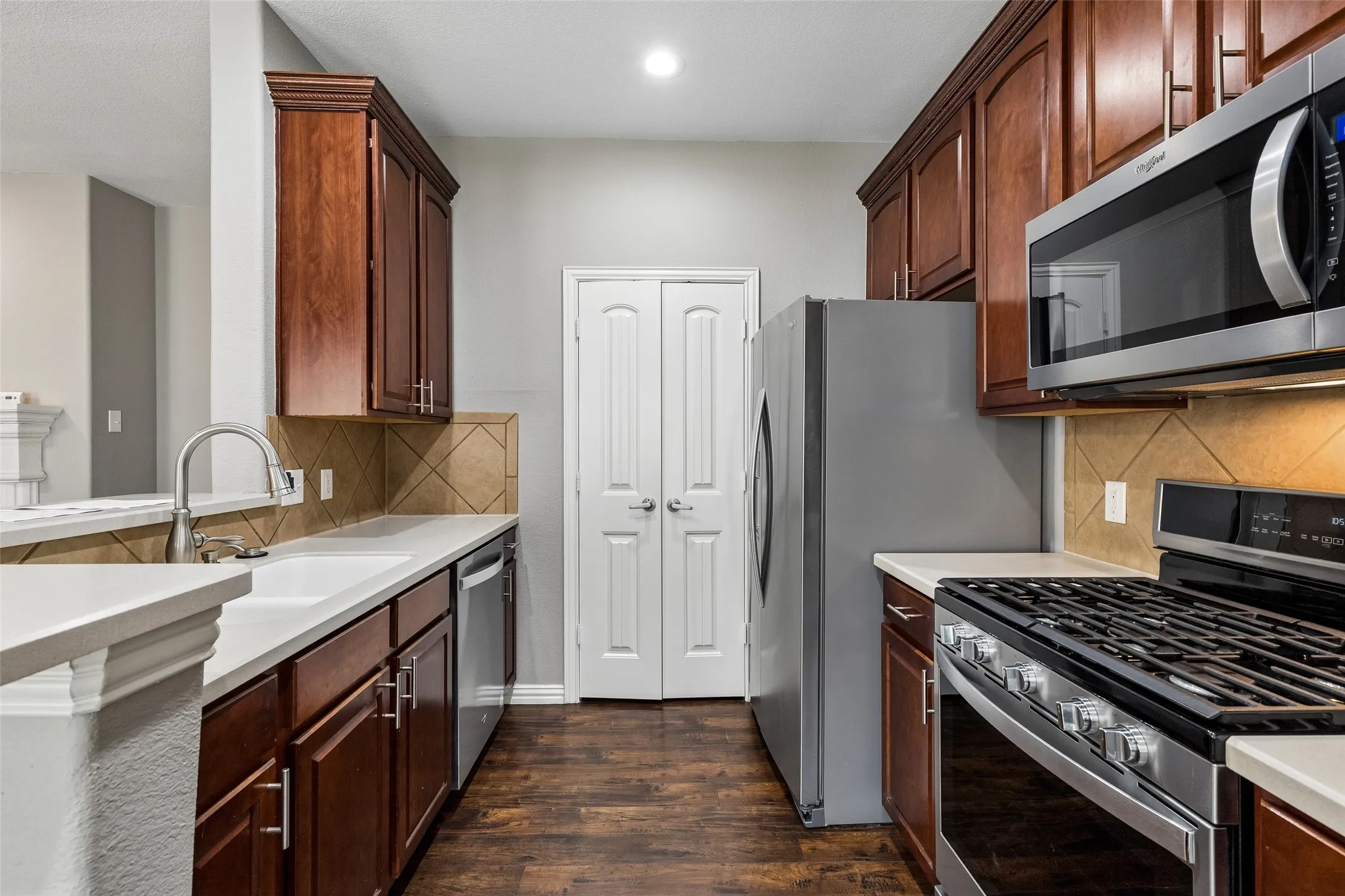 Townhouse For Sale in Collin County , 5500 Conch Train Road, Mc Kinney, Texas 75070, 3 Bedroom, 3 Bathroom, 2 Garage spaces, 1,558 Sqft, built in 2006, Preowned, mls#21206544, Real Estate Agent in Mc Kinney, Homes For Sale in Collin county, Homes For Sale in Mc Kinney, Realtor in Mc Kinney Texas, Real Estate Brokerage Independent Realty Texas, Luminita Cordes Realtor